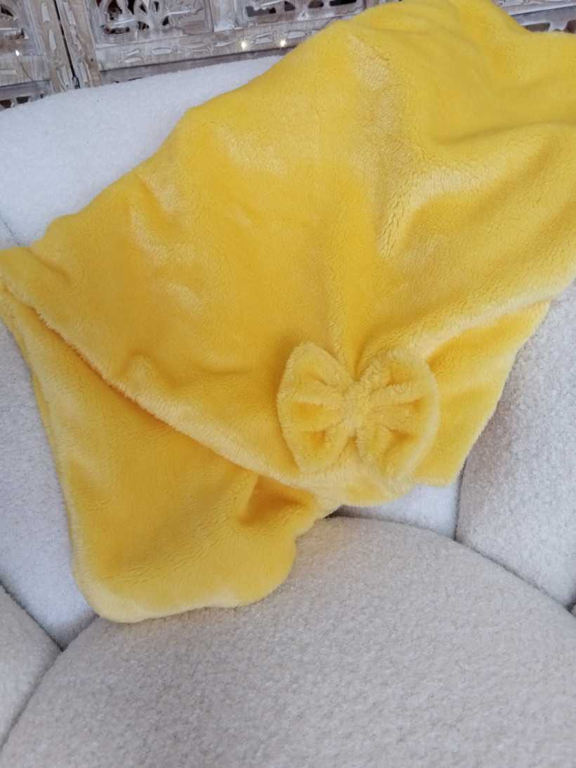 Couverture Pilou Jaune Citron