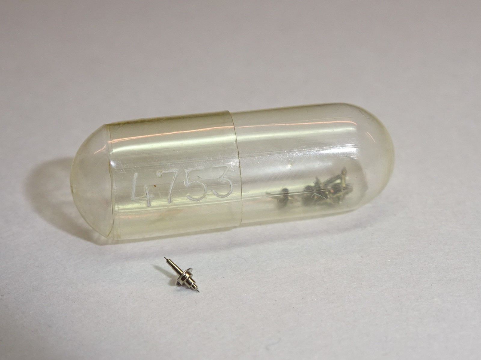 Universal balance staff 1005 1105 1107 (ht.281) + Movado 335 336 337 345 346 347 348 / Ronda 4753