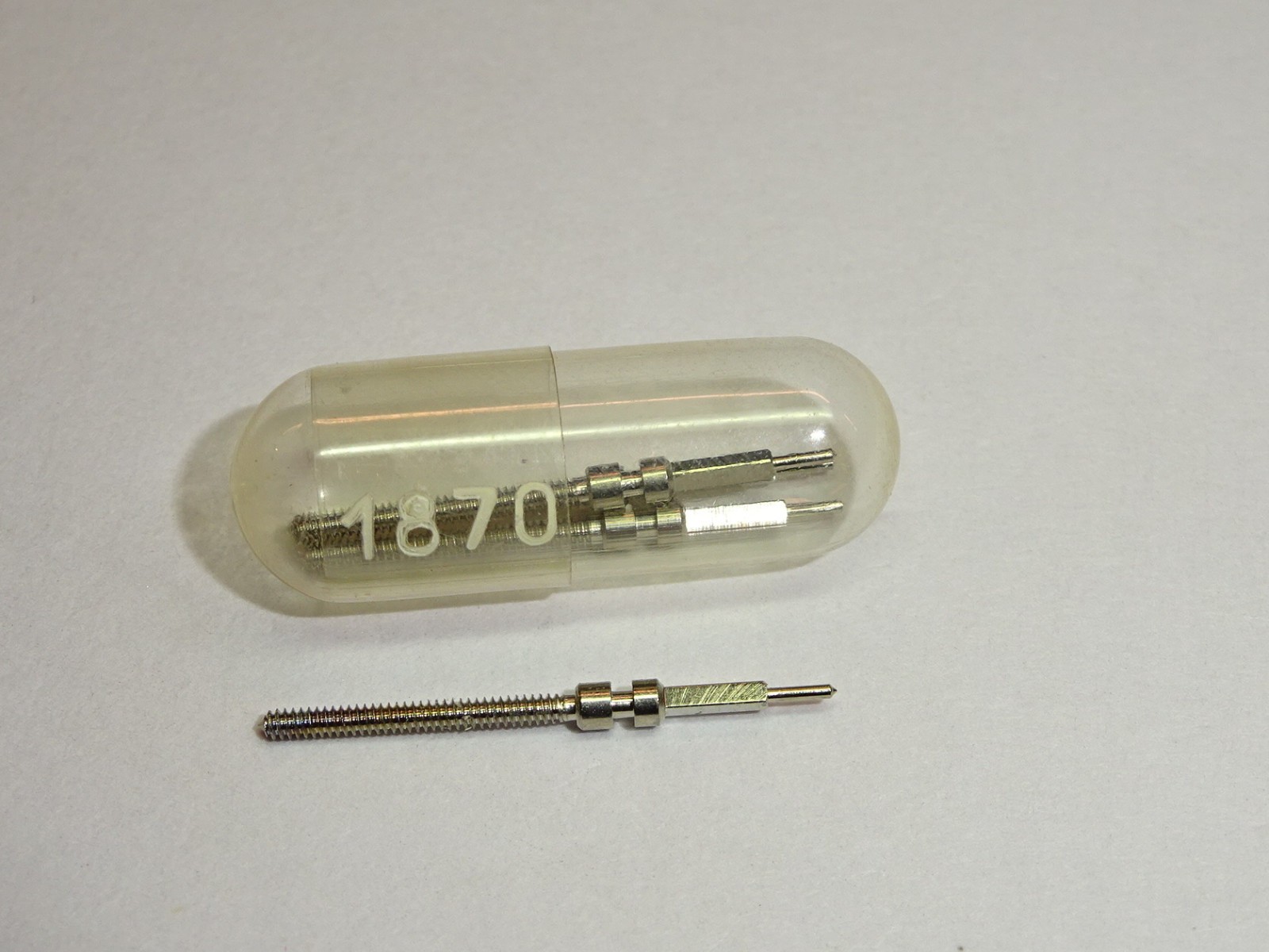 Cupillard / FE winding stem 233 233-60 233-66 233-67 235 238 253 / (thread 90 Hub 135) 