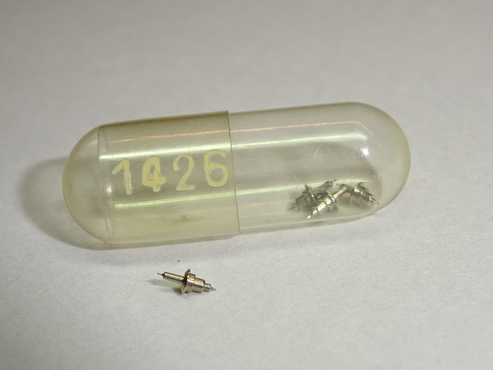 Certina Kurth balance staff 320 321 324 Grana KF320 / WWW dirty dozen / Ronda 1426