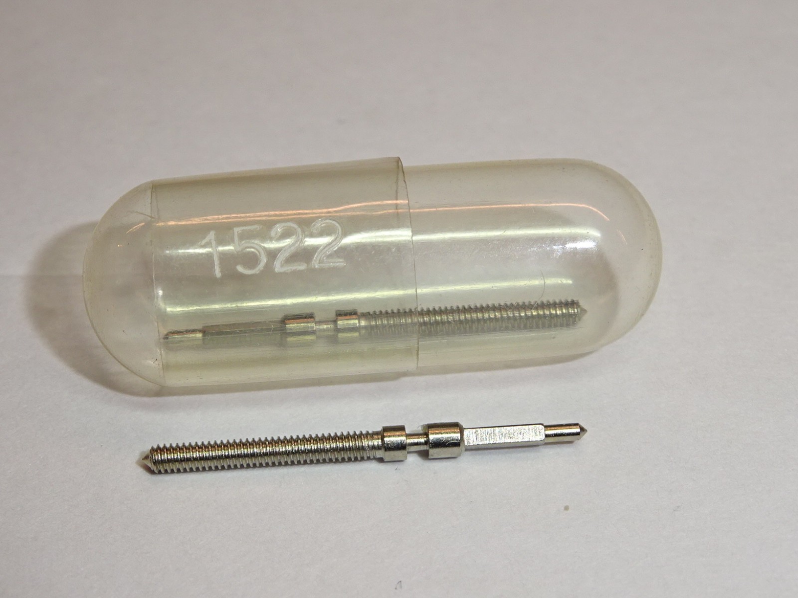 Revue 39 56 57 winding stem (thread 120) / Ronda 1522