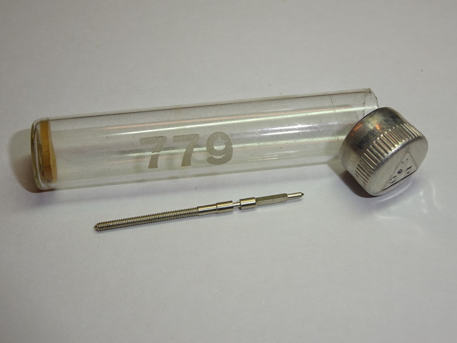 Revue 51 52 53 winding stem (thread 120) / DCN 779