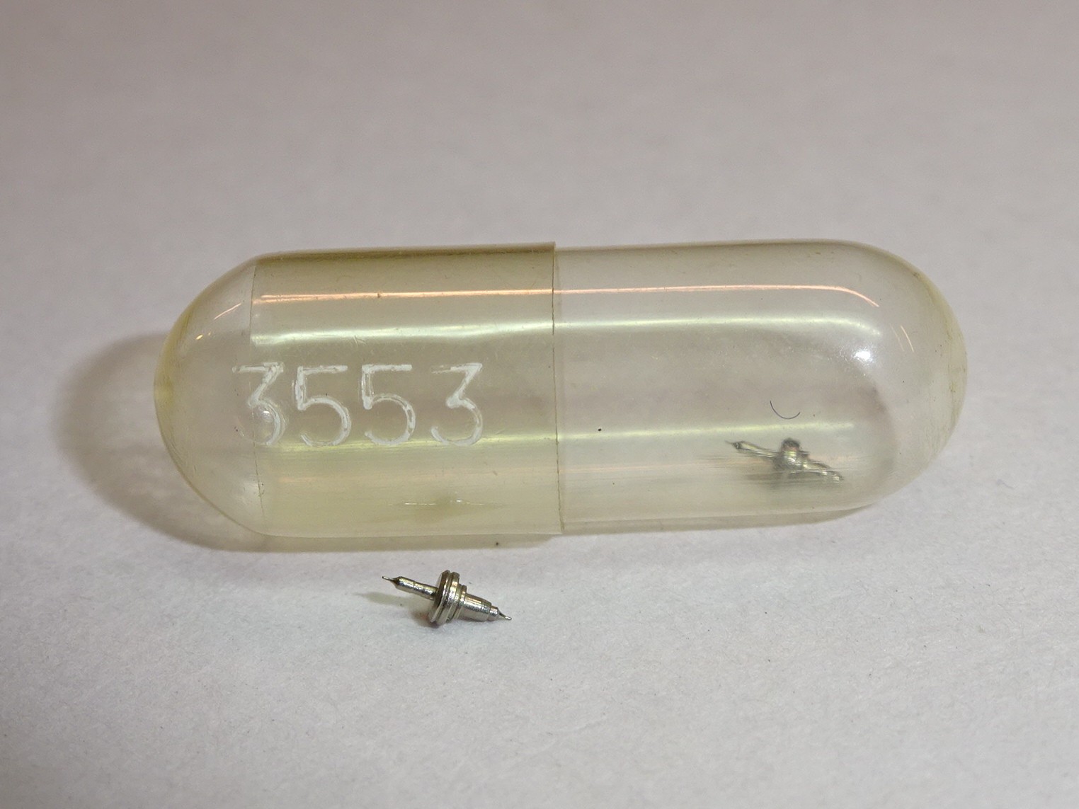 Elgin balance staff 532 539 554 555 580 size 8/0 (5664) / Ronda 3553