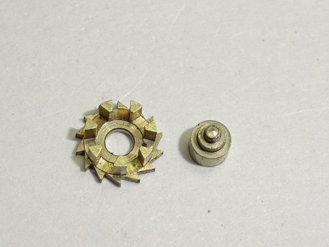 Valjoux 92 pillar wheel + screw / part 8070