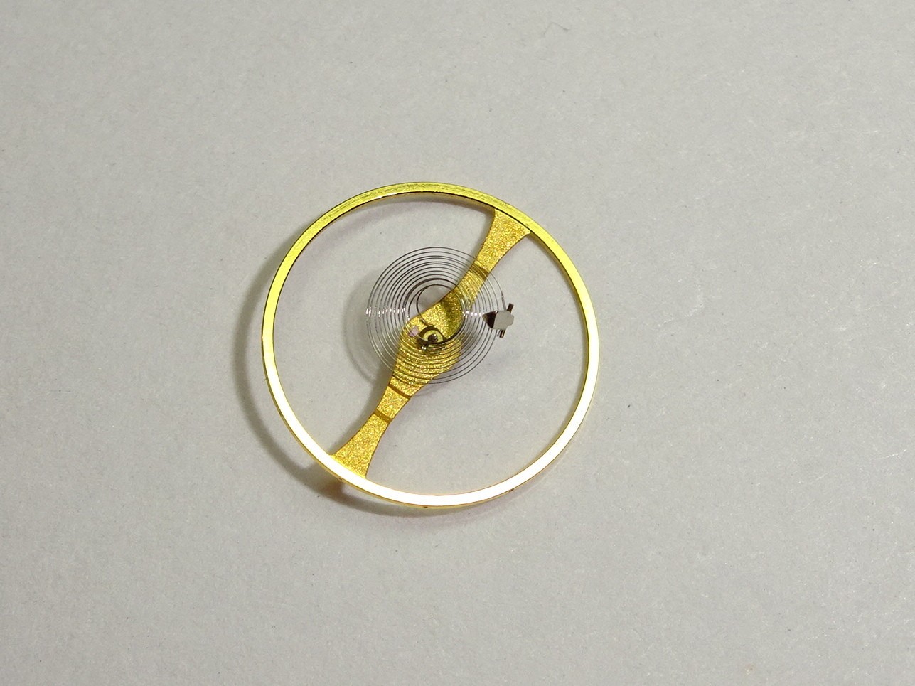 Jaeger Lecoultre 839 / IWC 1852 complete balance / part 721 (hairspring is bent)