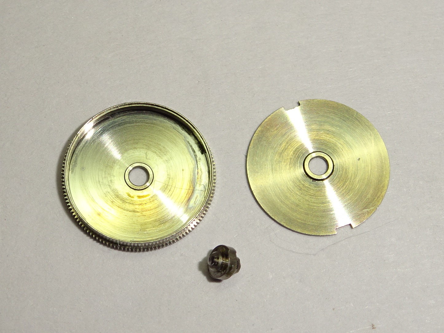 Jaeger Lecoultre 895 barrel + cover + barrel arbor / part 180