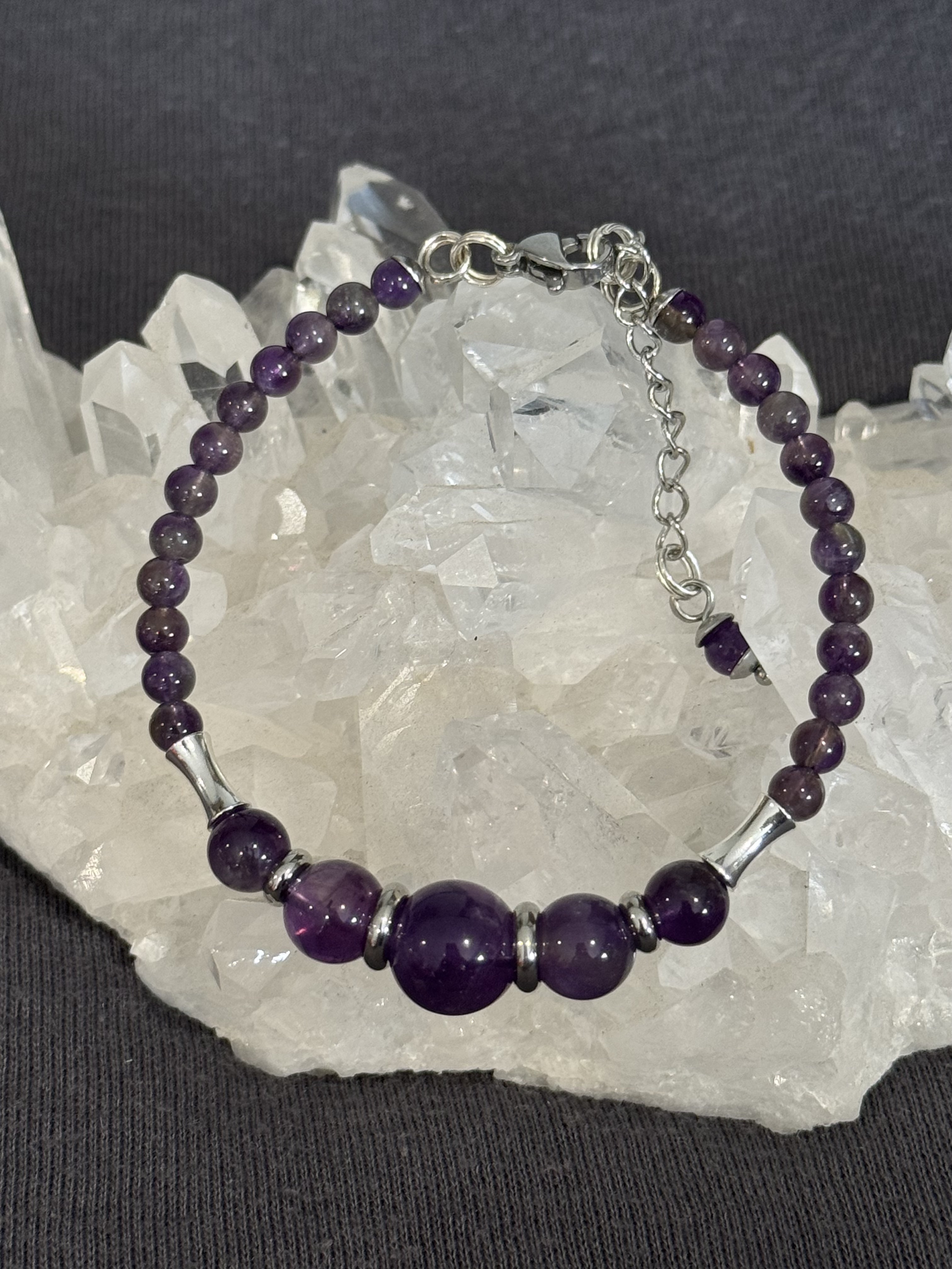 Bracelet "Echo de Gaïa" en Améthyste