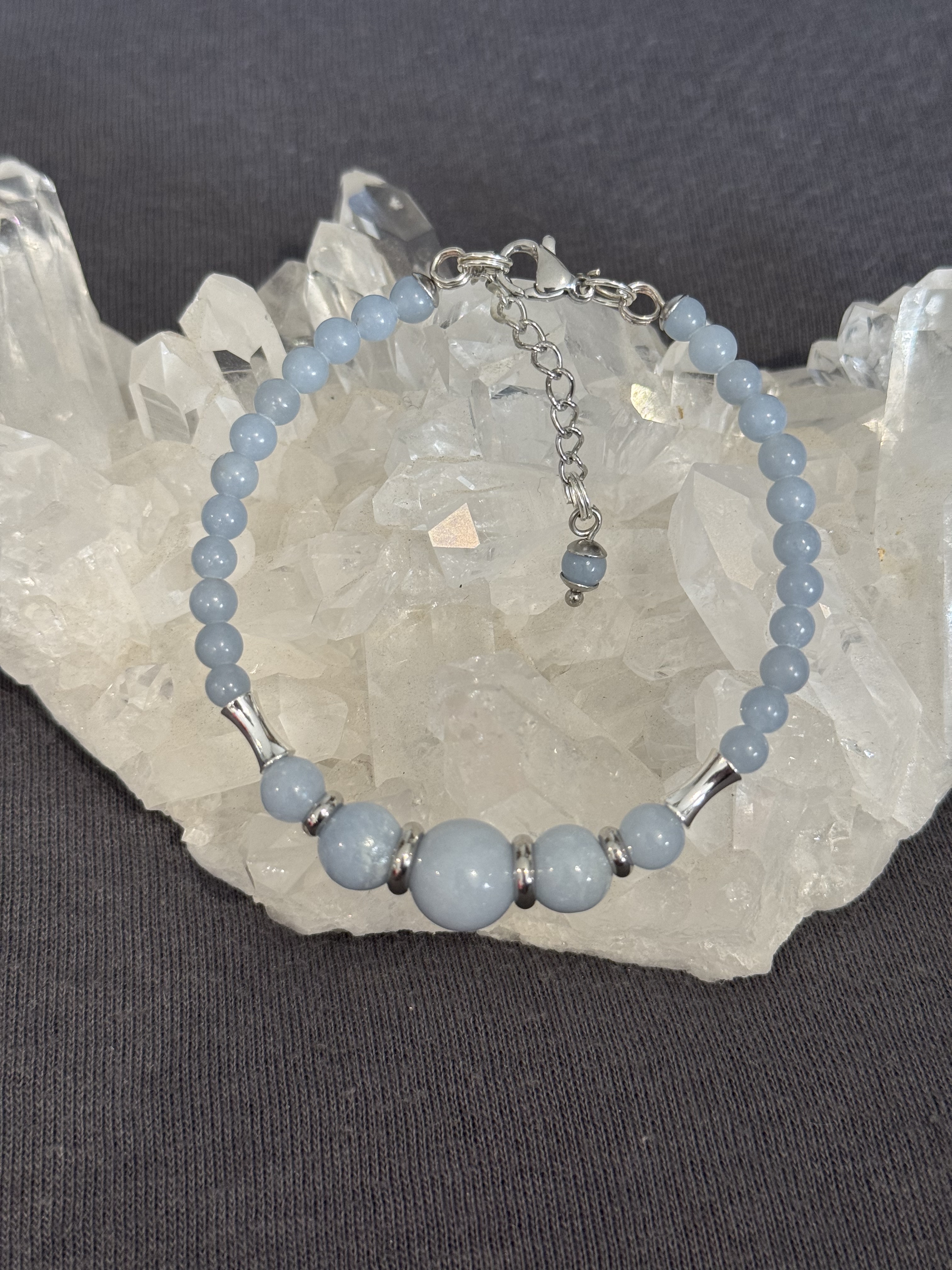 Bracelet "Echo de Gaïa" en Angélite