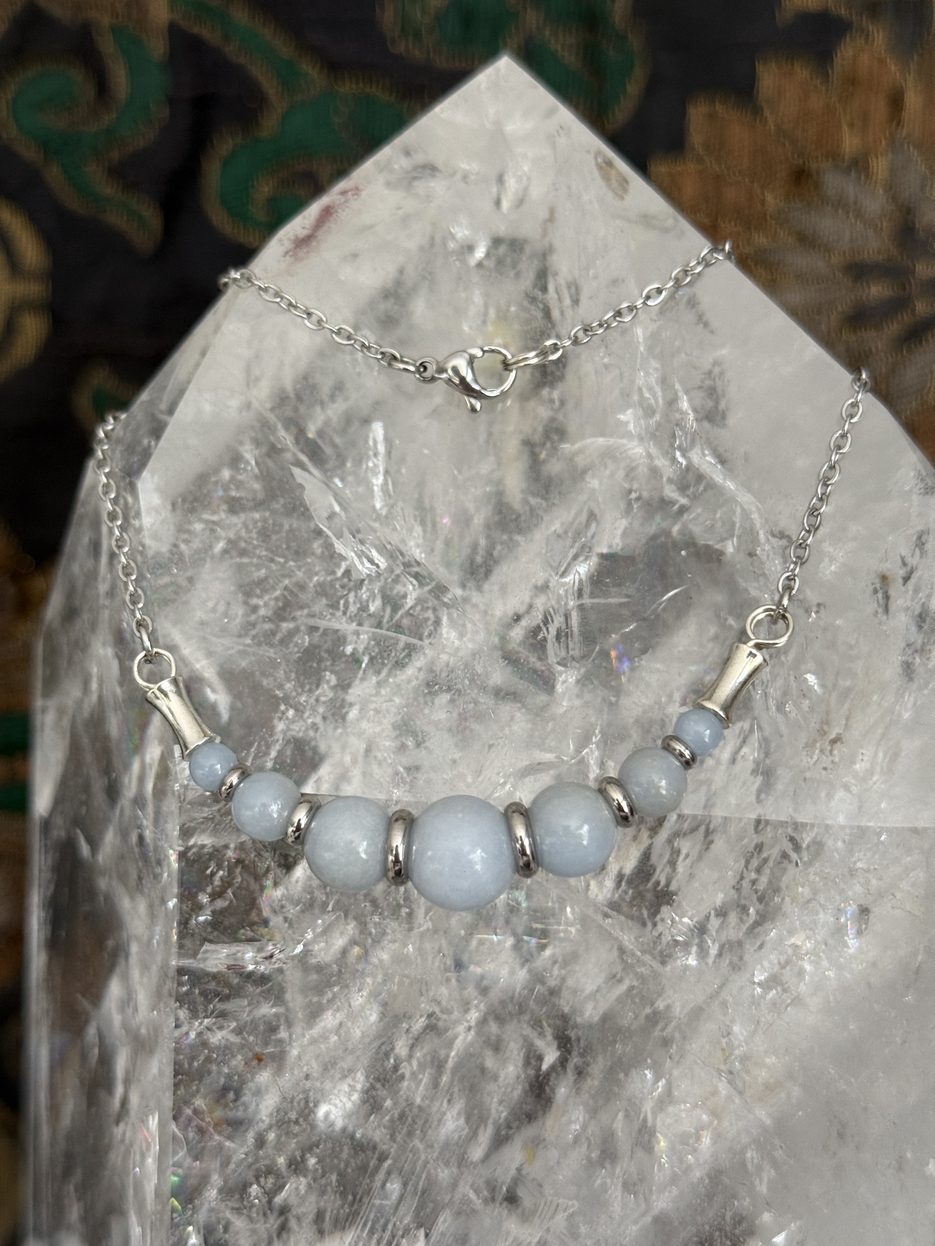 Collier "Echo de Gaïa" en Angélite
