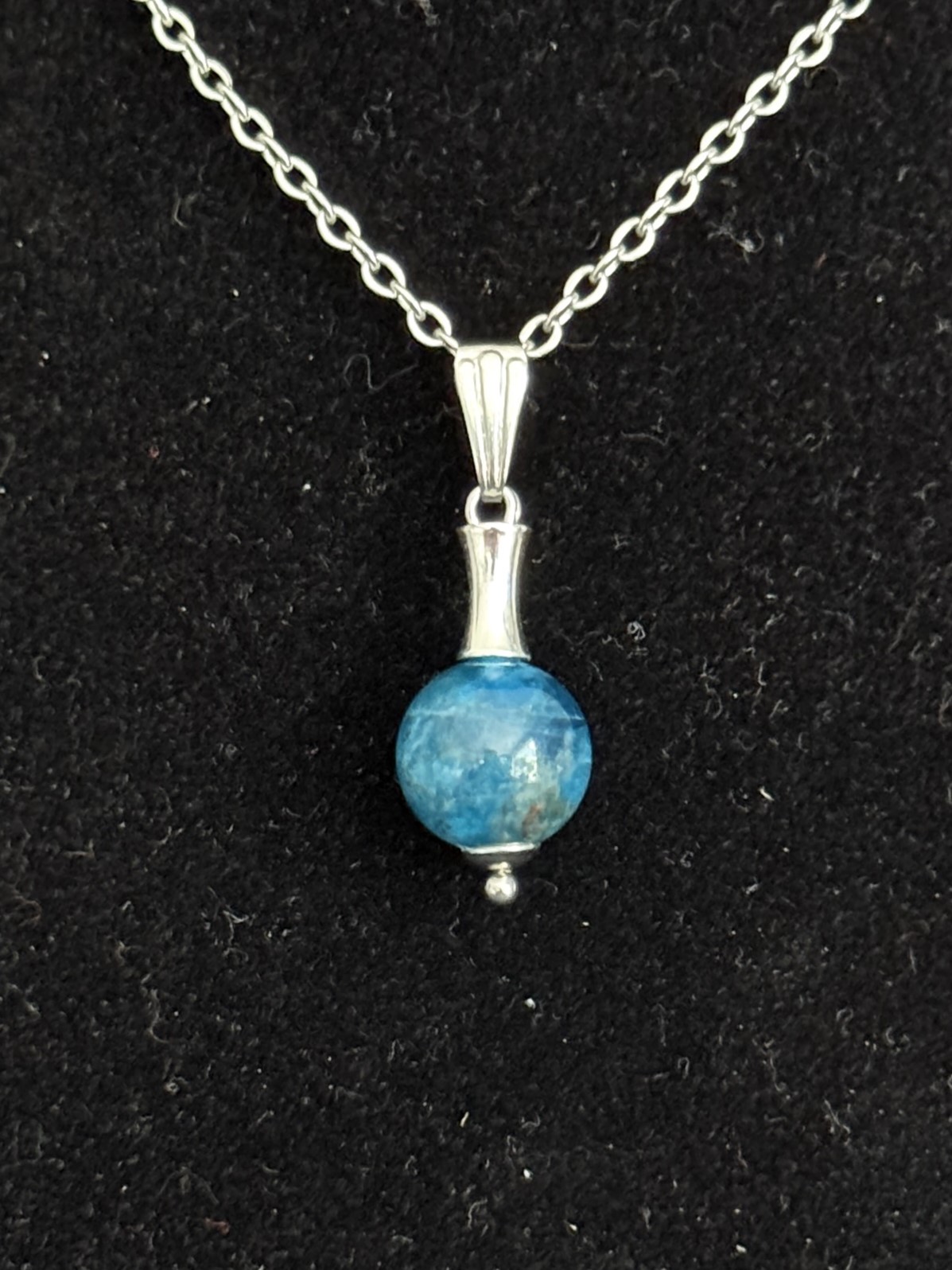 Pendentif "Vibration Minérale" en Apatite Bleue