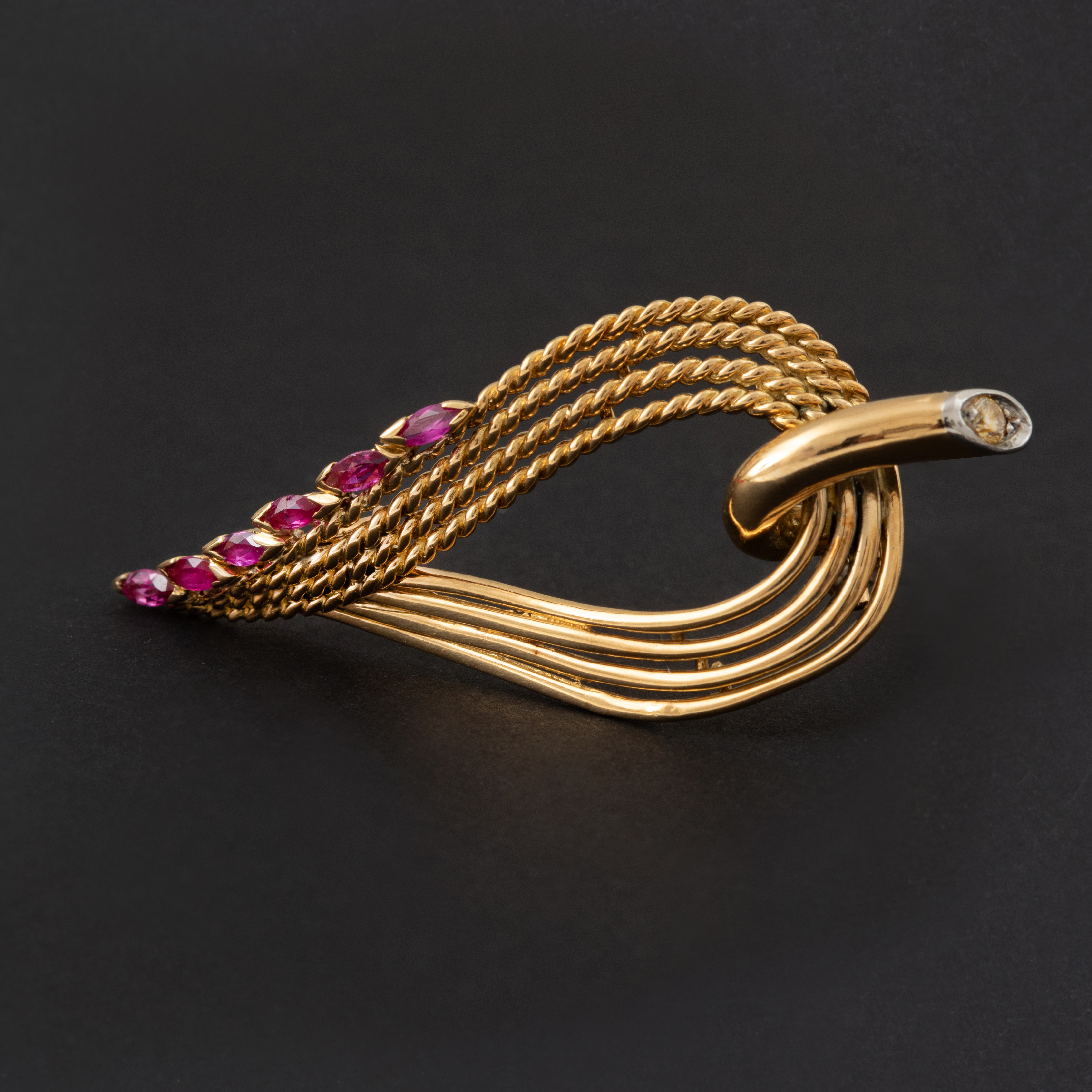 Broche Feuille Rubis Diamant