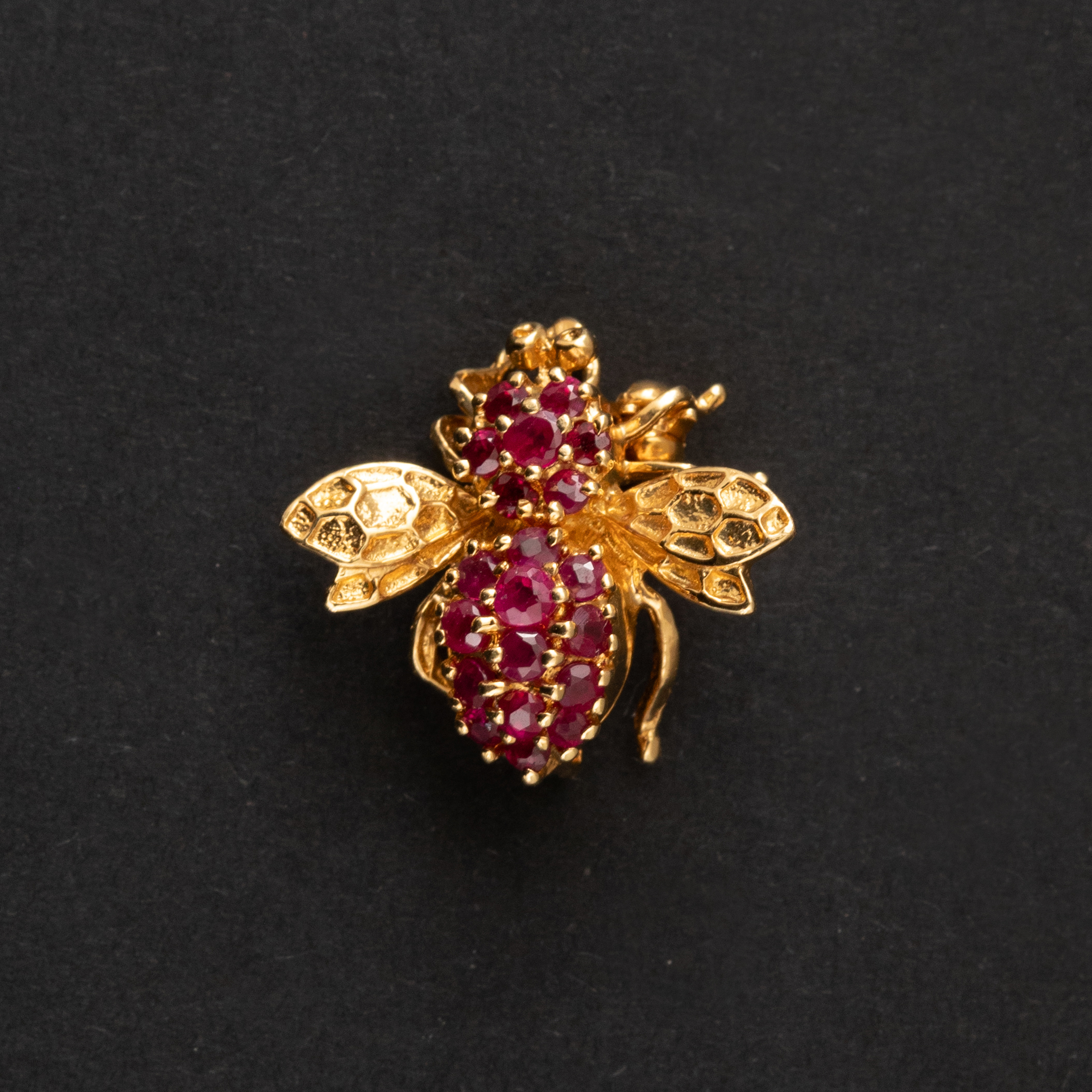 Broche Abeille Or Jaune Rubis