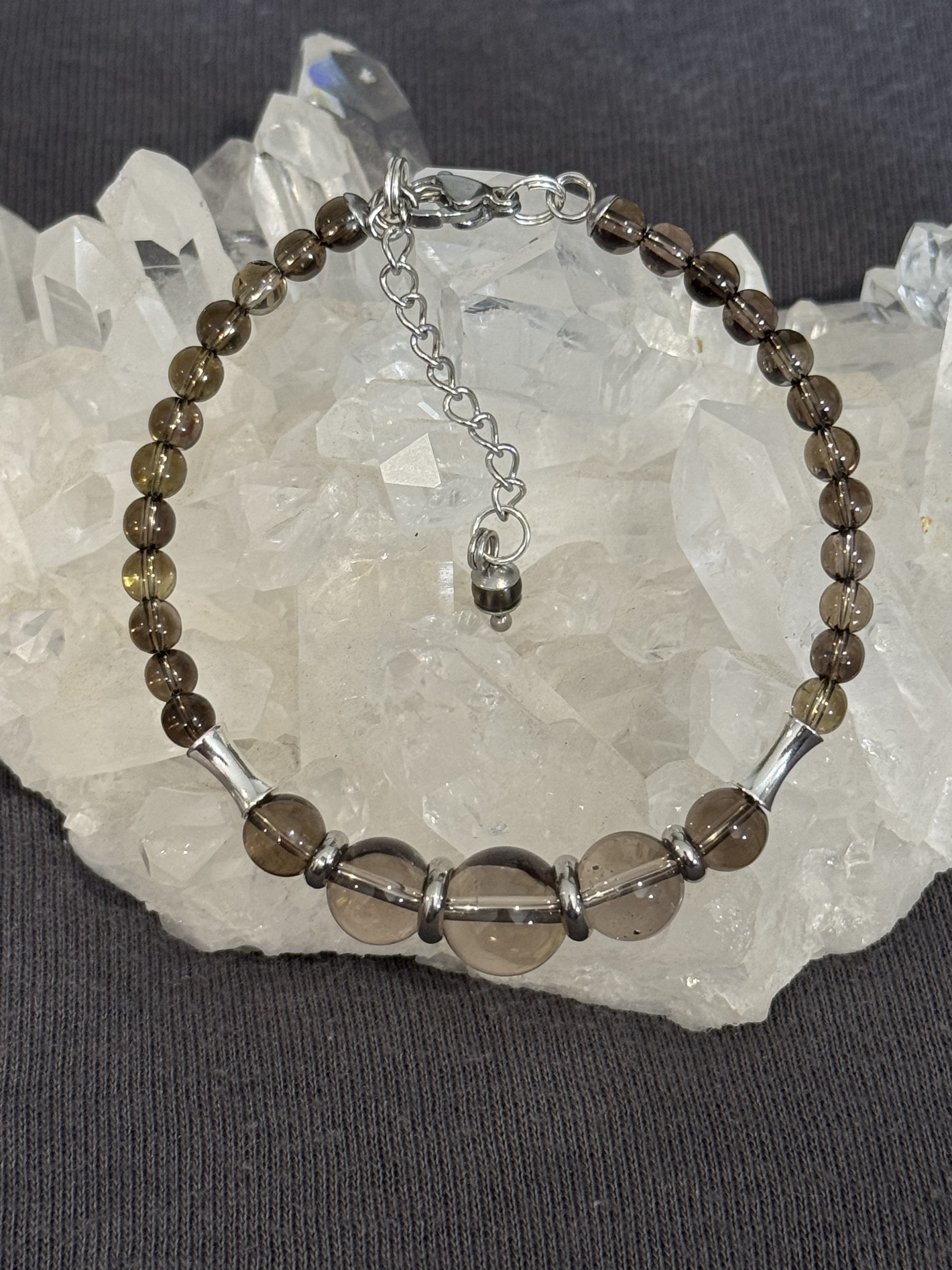 Bracelet "Echo de Gaïa" en Quartz Fumé
