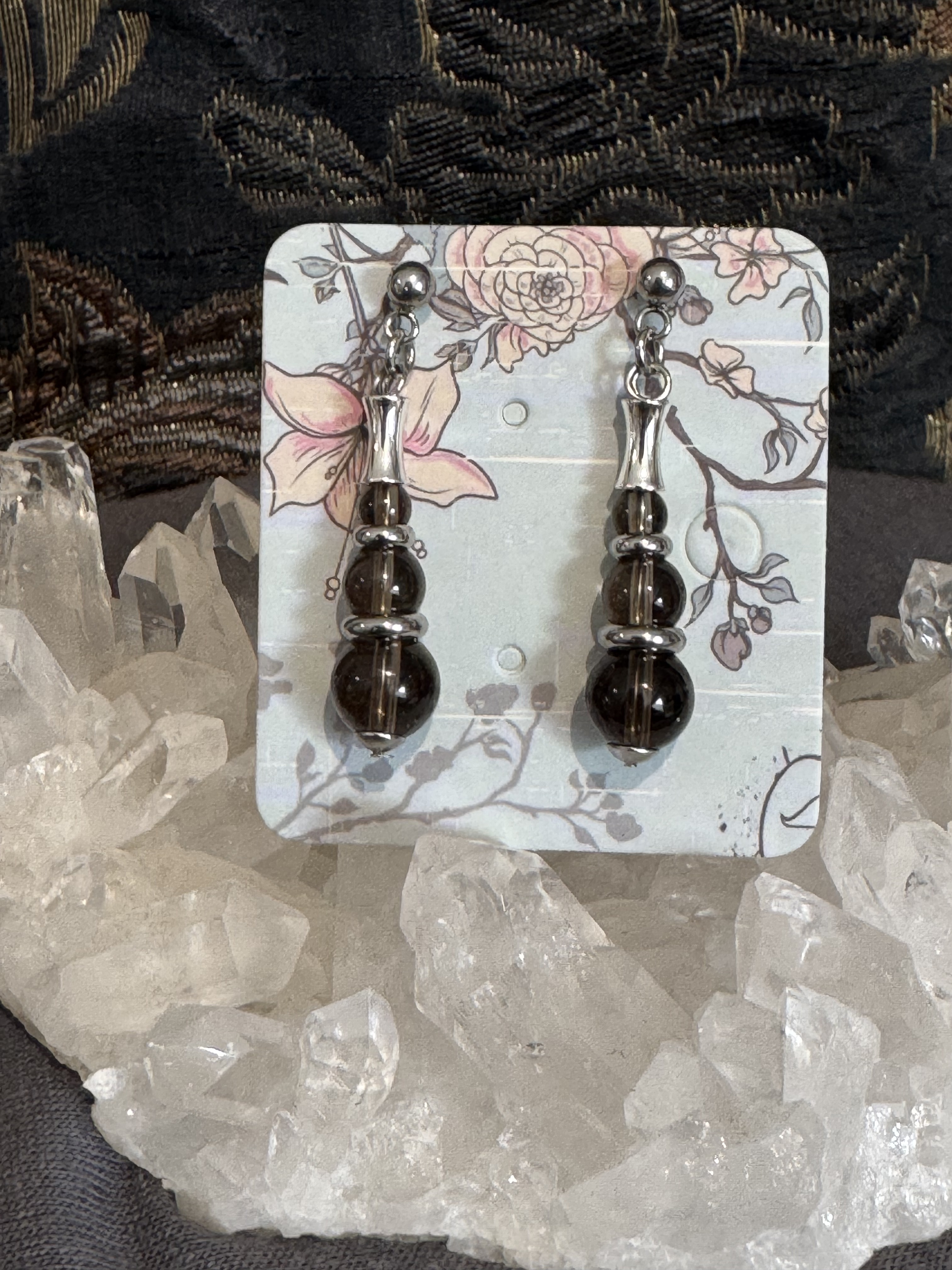 Boucles d'oreilles "Echo de Gaïa" en Quartz Fumé