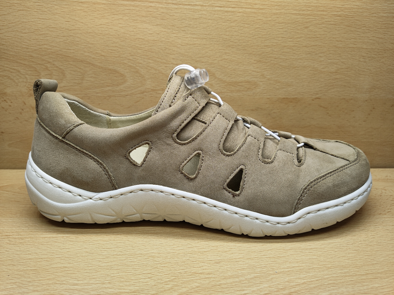 Chaussure à lacets perforée Waldlaufer