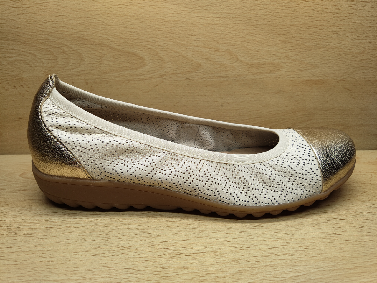 📌 Ballerine en cuir CAPRICE Vanille / Or