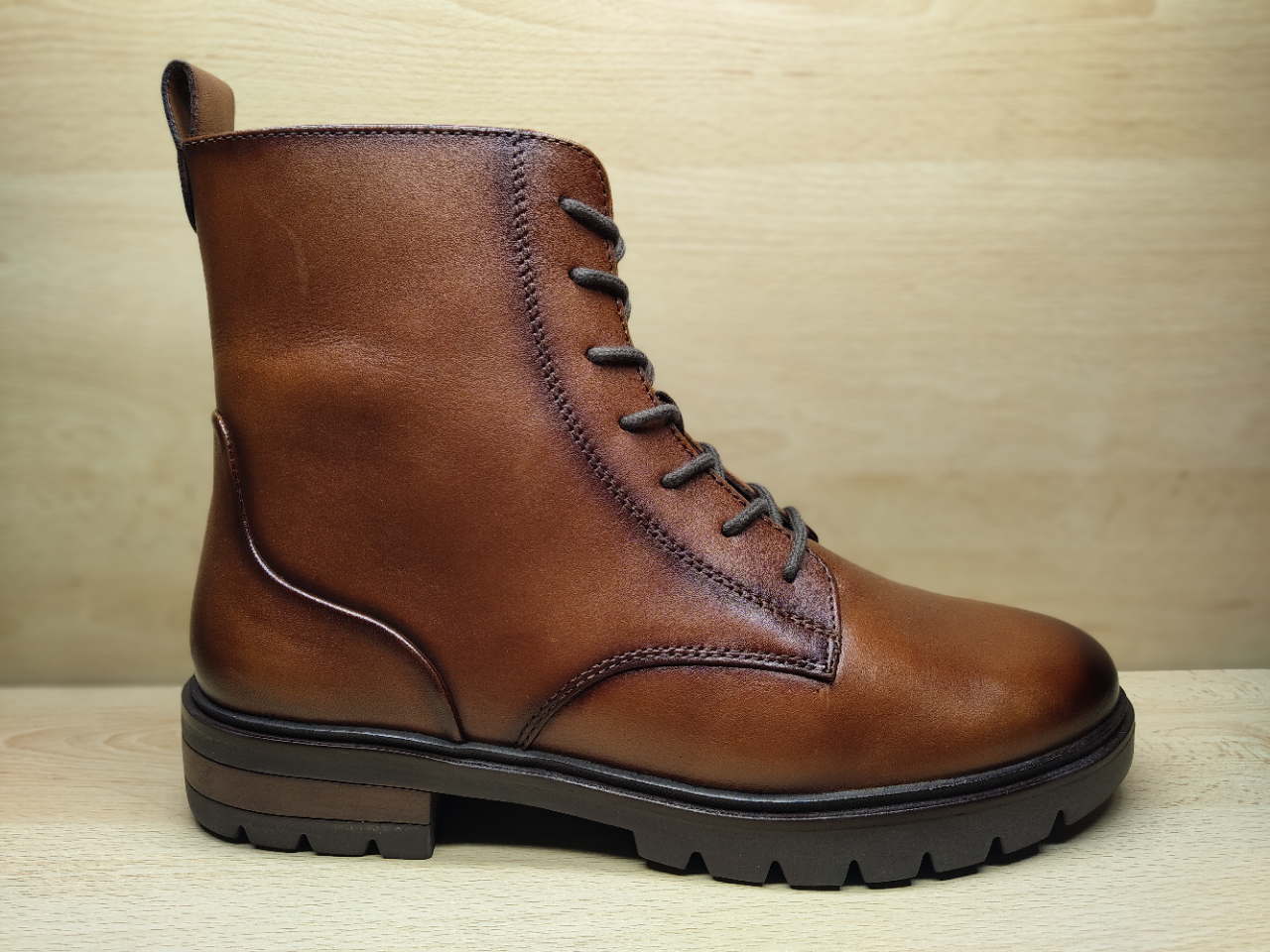📌 C02F Ara bottines à lacets cognac