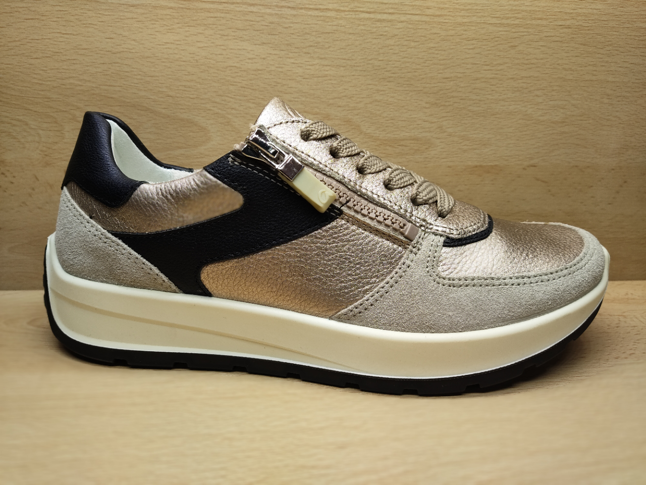 📌 Chaussure à lacets + zip ARA New York