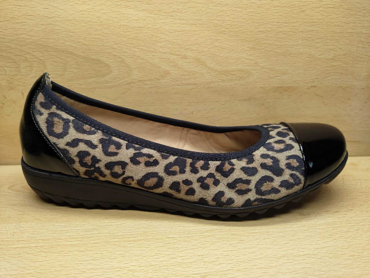 📌 CAPRICE Ballerine talon compensé Léopard/Black