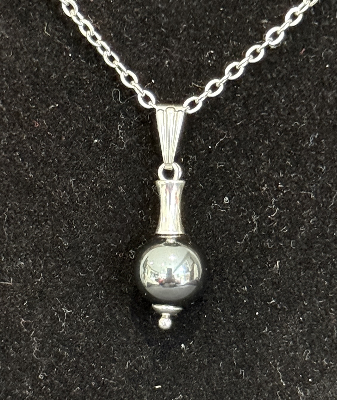 Pendentif "Vibration Minérale" en Hématite