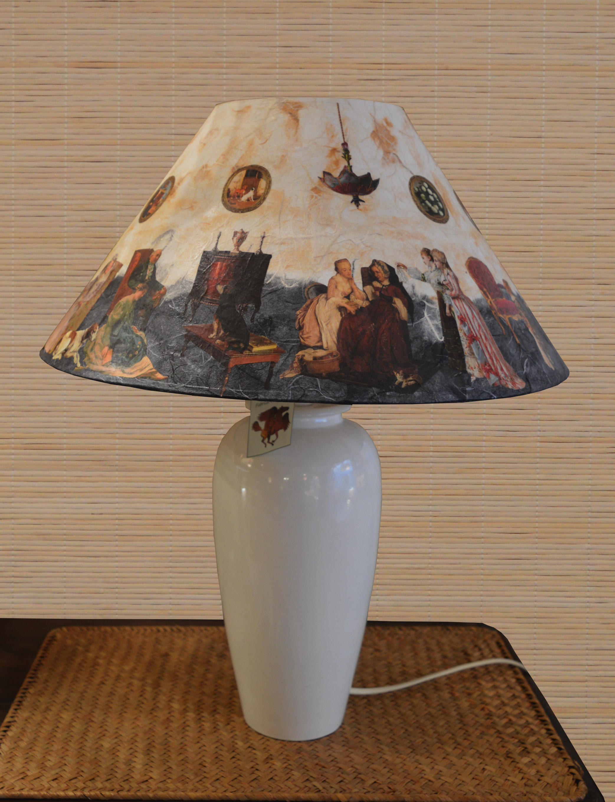 Abat-jour, la paisible maison familiale.