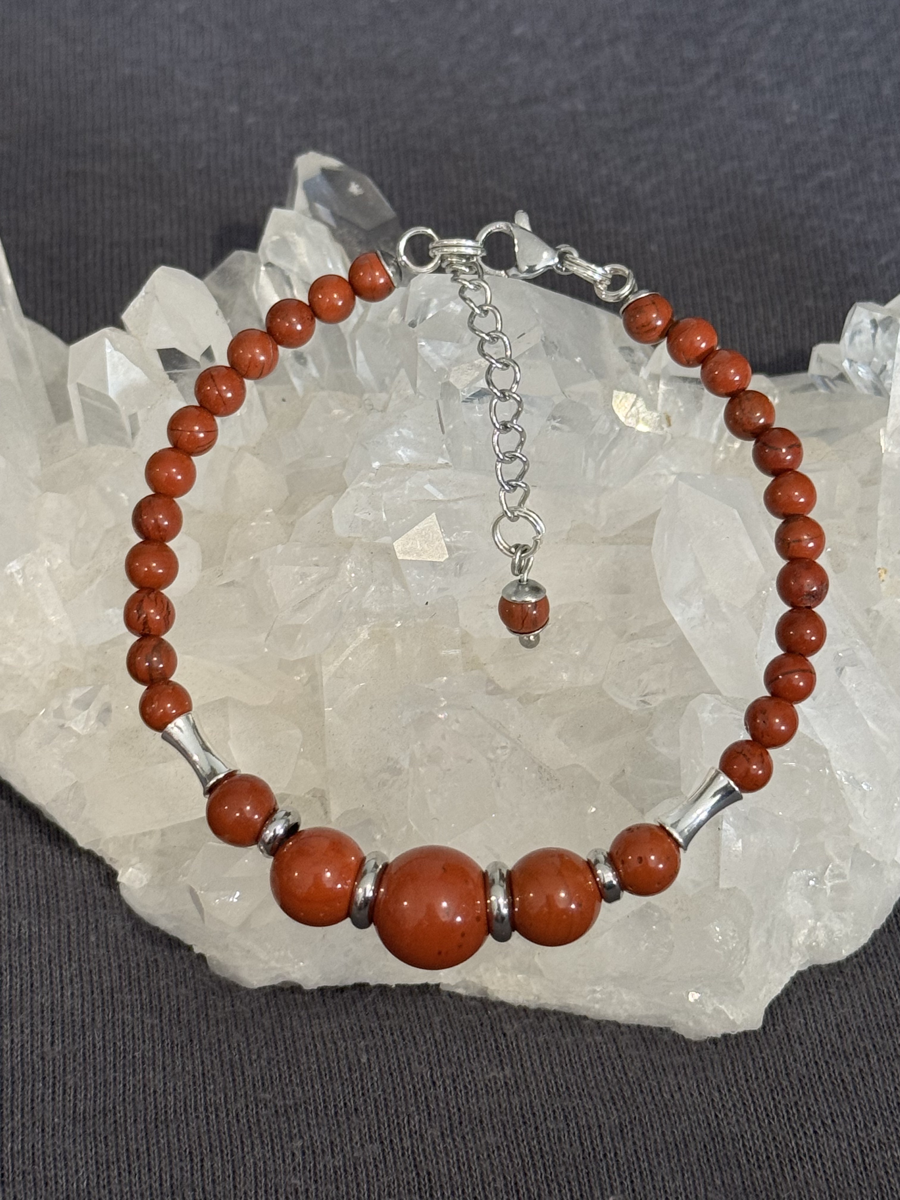 Bracelet "Echo de Gaïa" en Jaspe Rouge