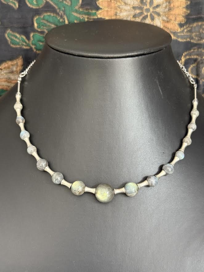 Collier "Vibration Minérale" en Labradorite