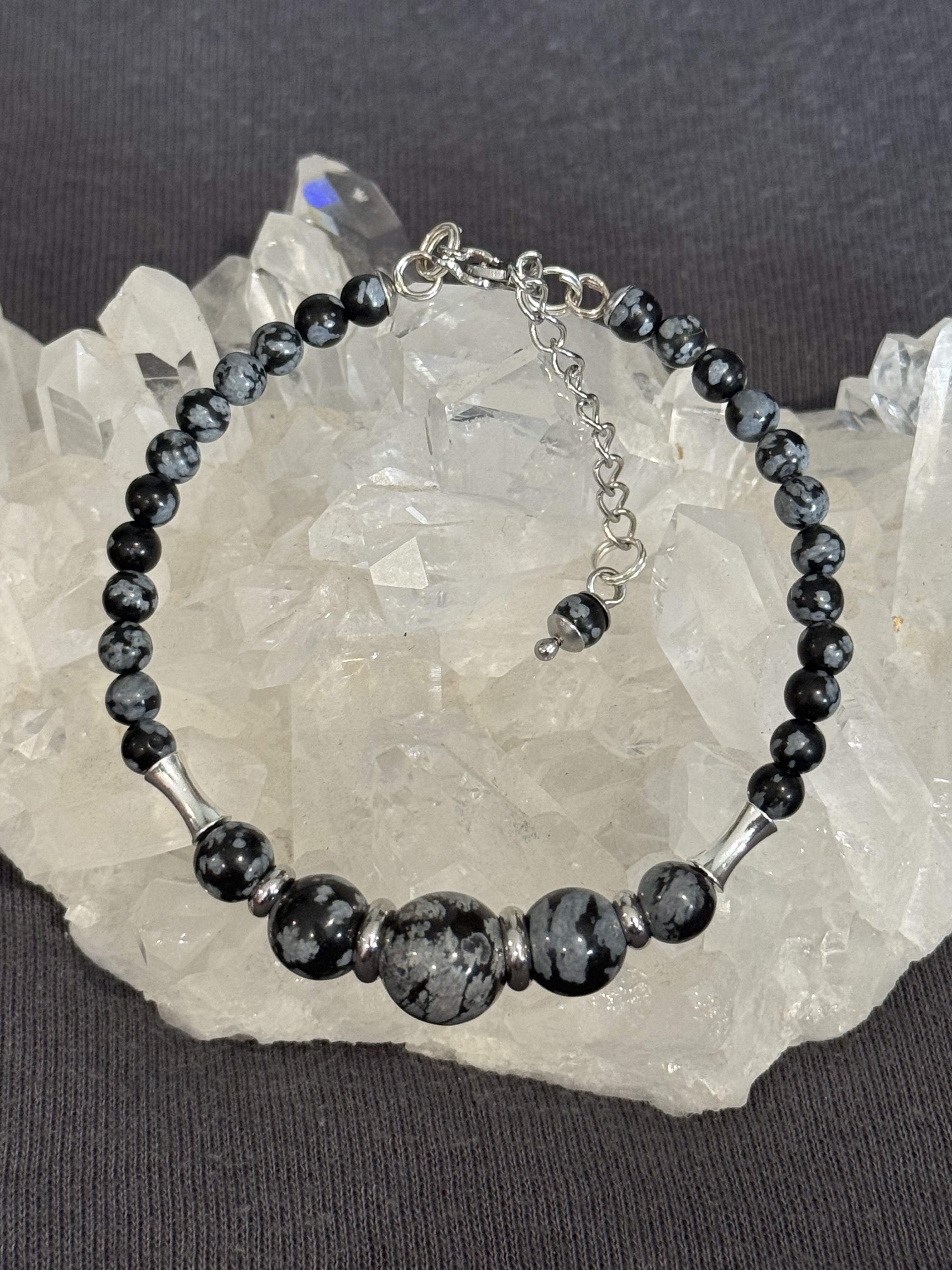 Bracelet "Echo de Gaïa" en Obsidienne Neige