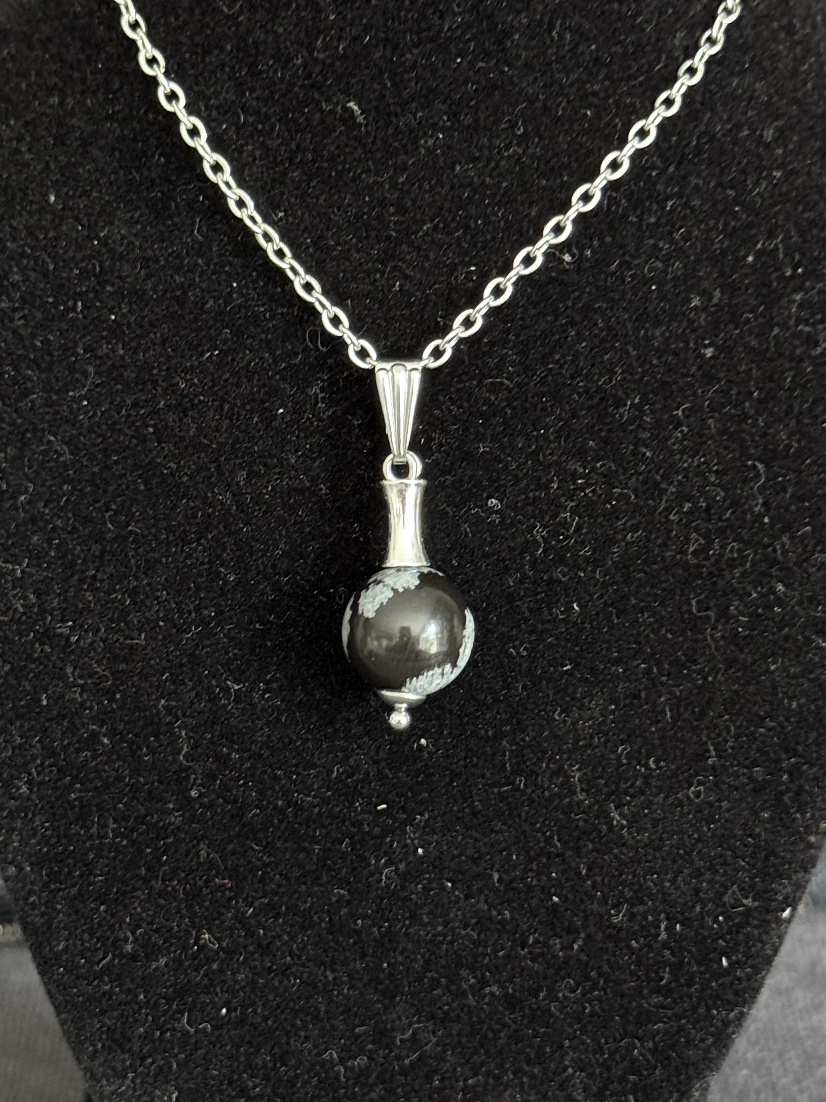 Pendentif "Vibration Minérale" en Obsidienne Neige