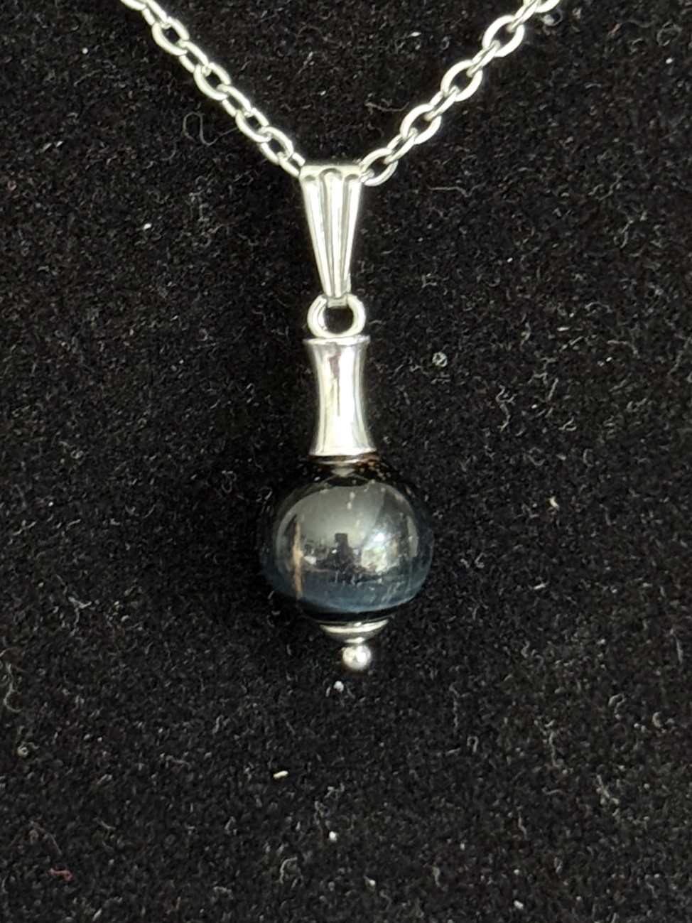 Pendentif "Vibration Minérale" en Œil de Faucon