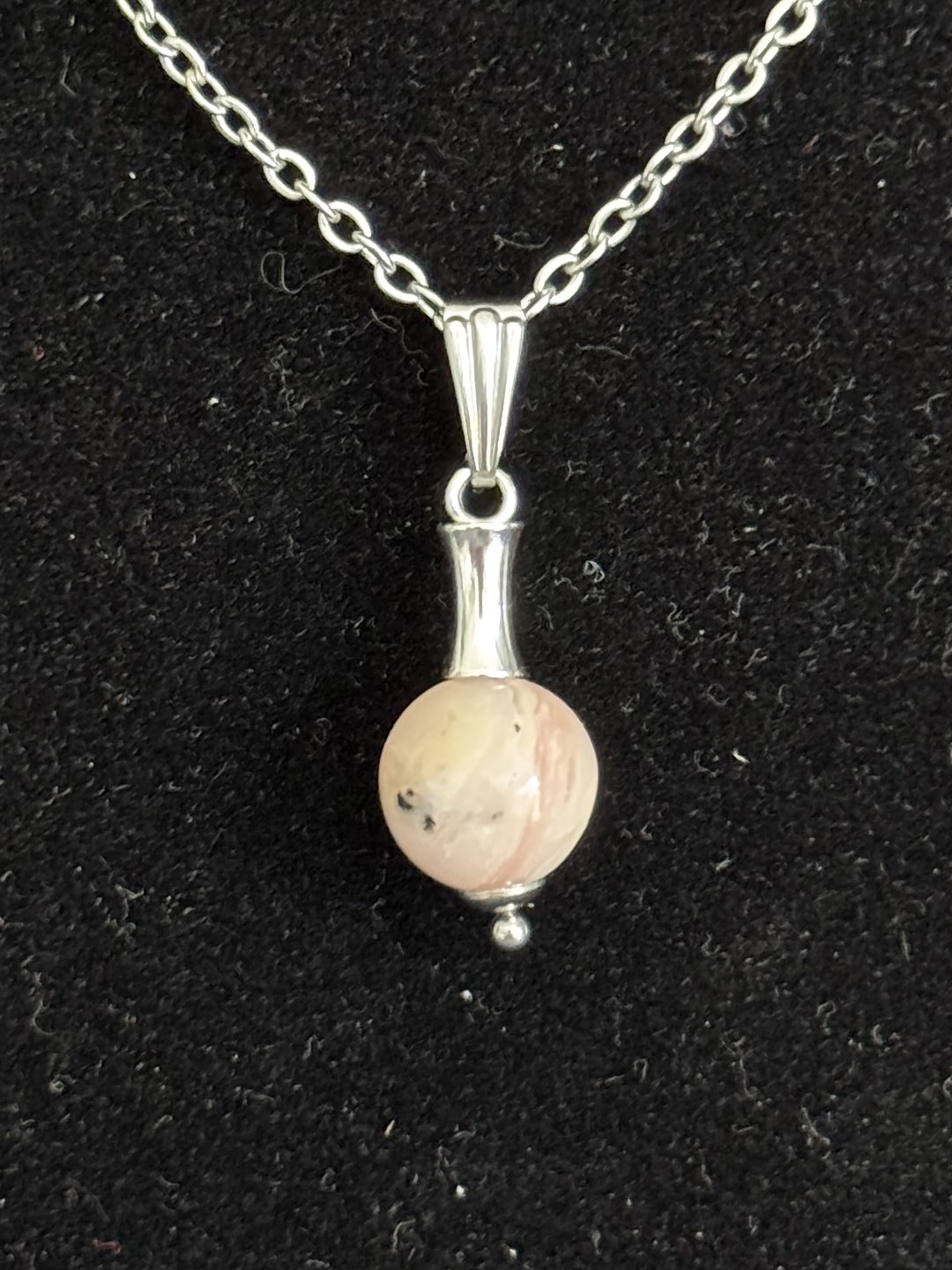 Pendentif "Vibration Minérale" en Opale Rose