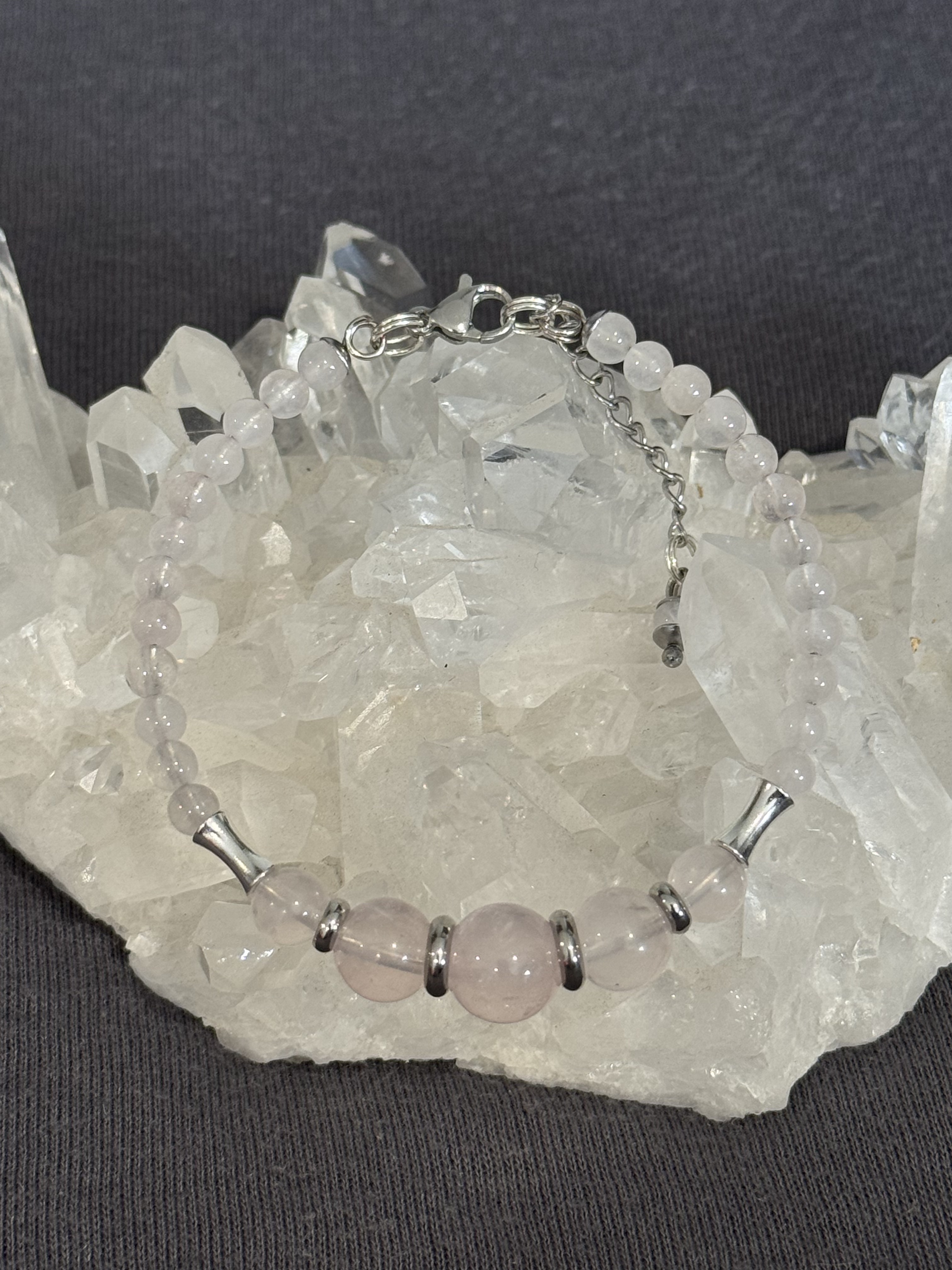 Bracelet "Echo de Gaïa" en Quartz Rose