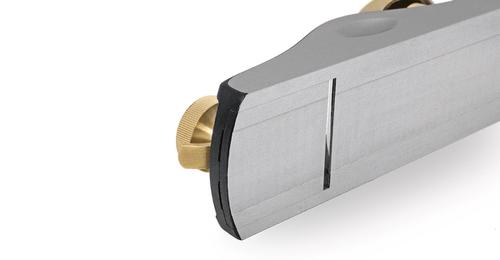 Rabot court LIE-NIELSEN n°60 1/2G semelle rainurée pour fabrication cannes à pêche en bambou.