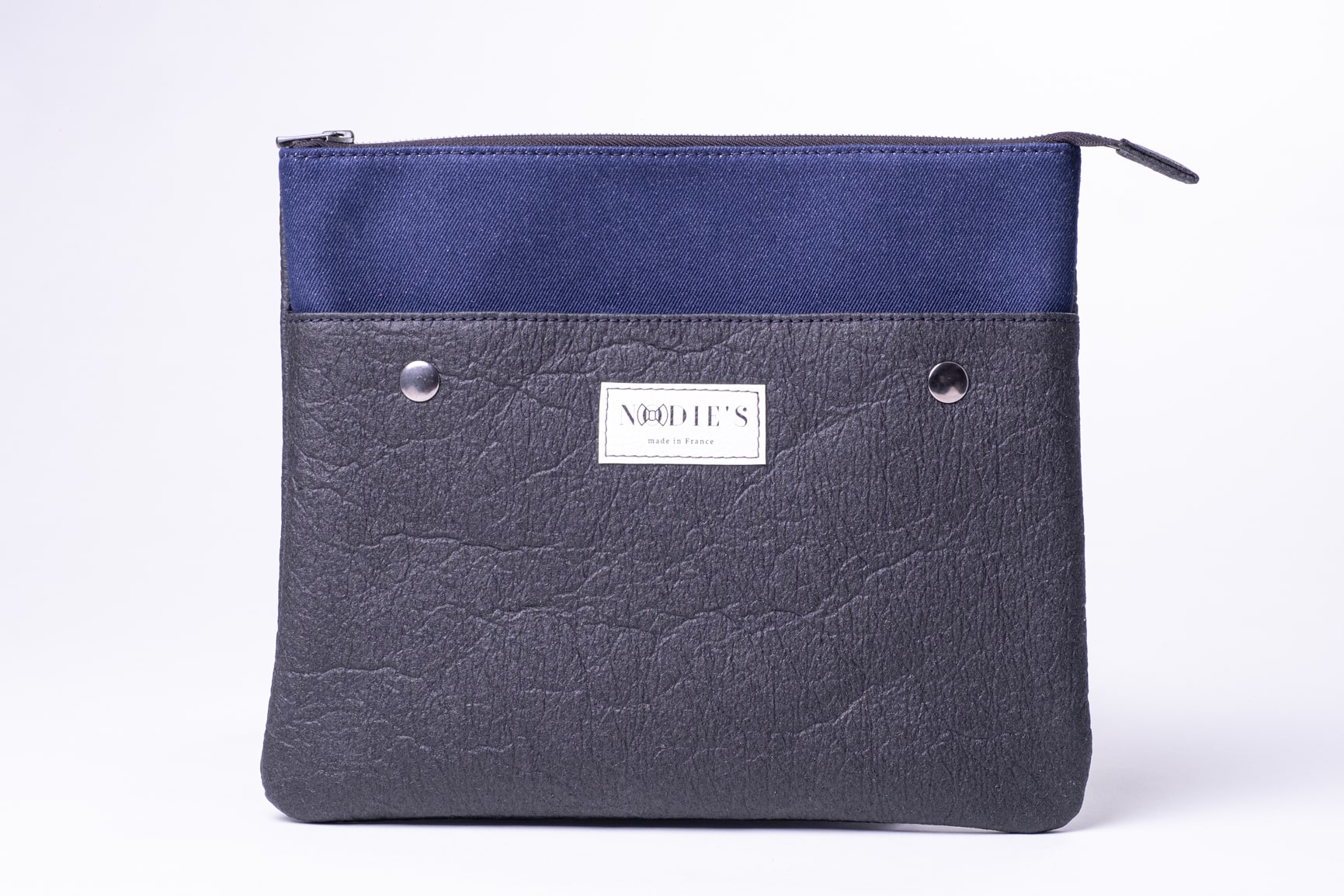 Pochette en pinatex Ana noir charbon