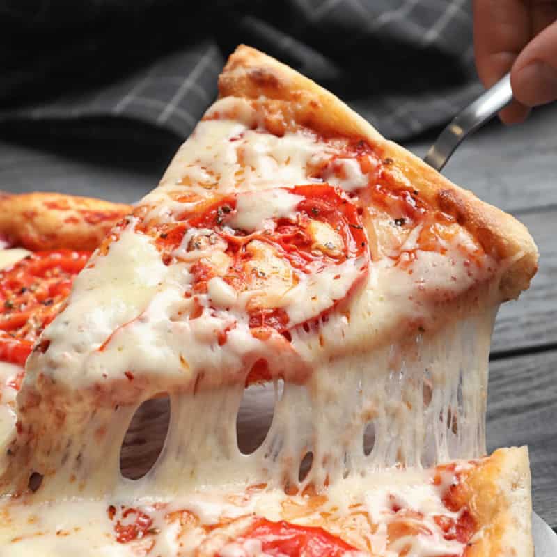Pizza kéto : garnitures à choisir sur place