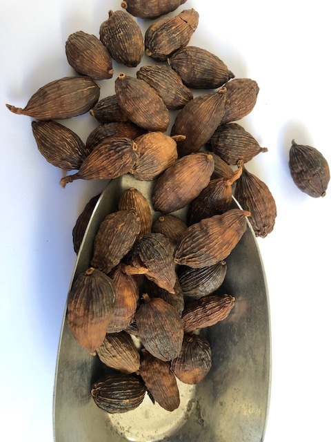 10 noix de la cardamome noire