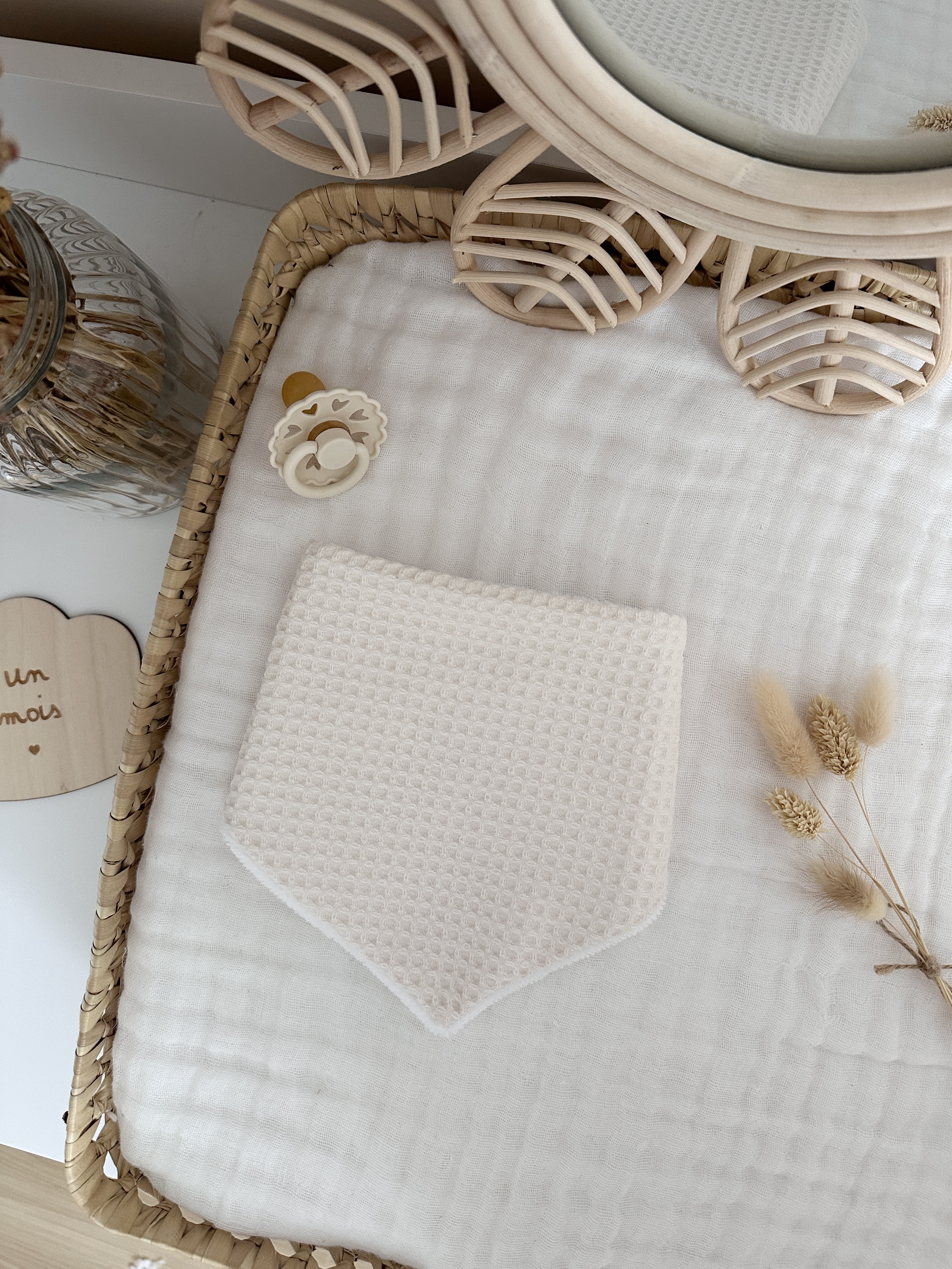 Bavoir Bandana - Nid d'abeille crème