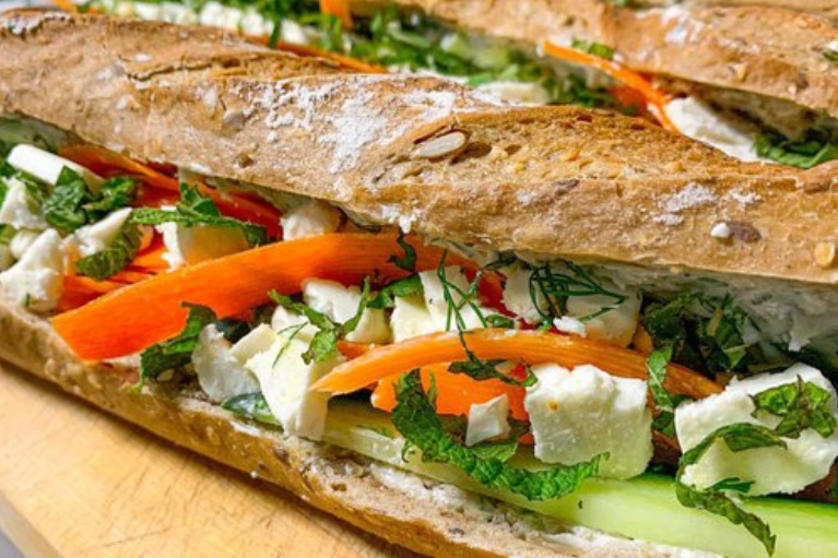 Sandwich veggie au tzatikiti