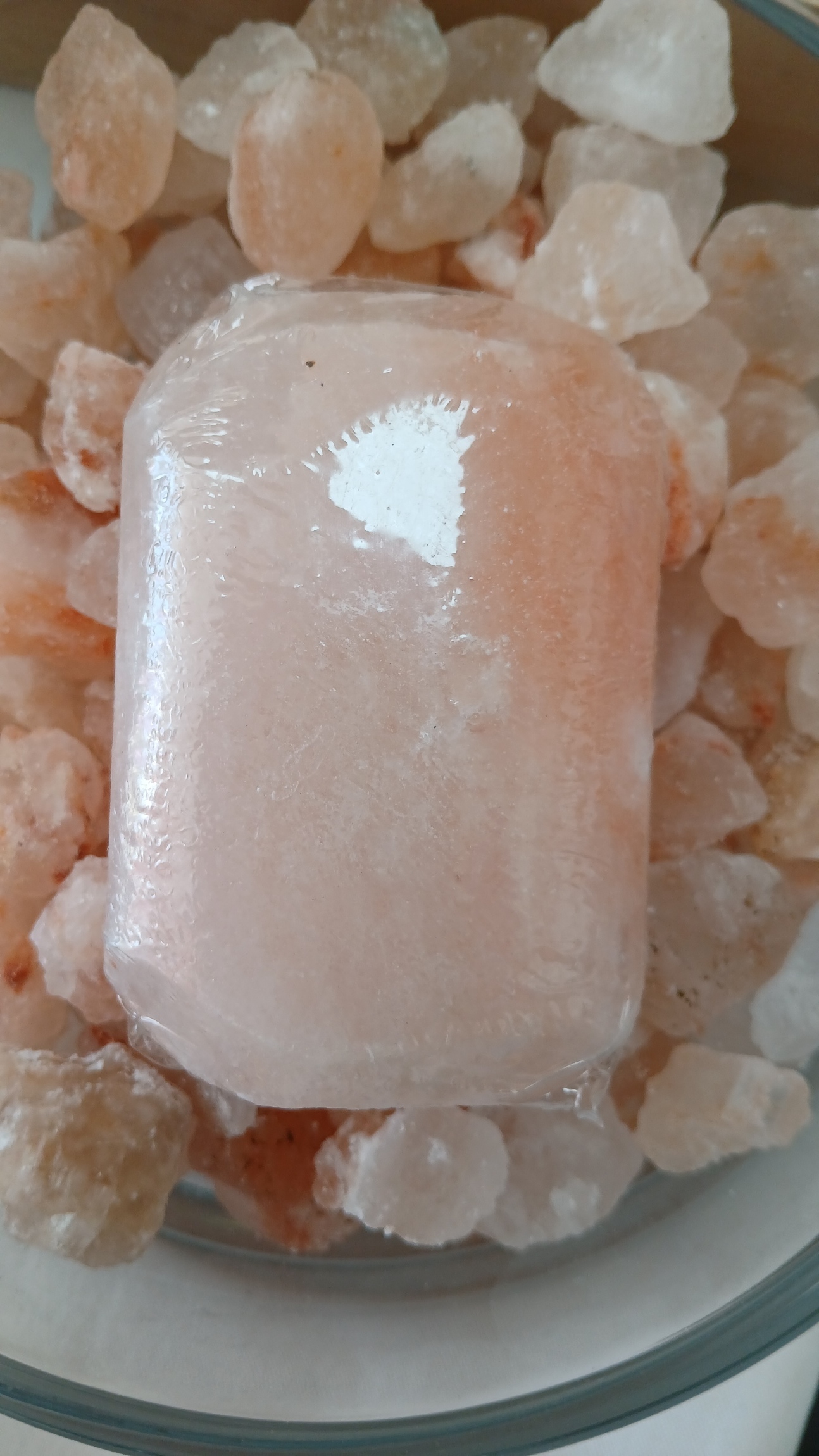 sel de l'Himalaya en pavé de savon  