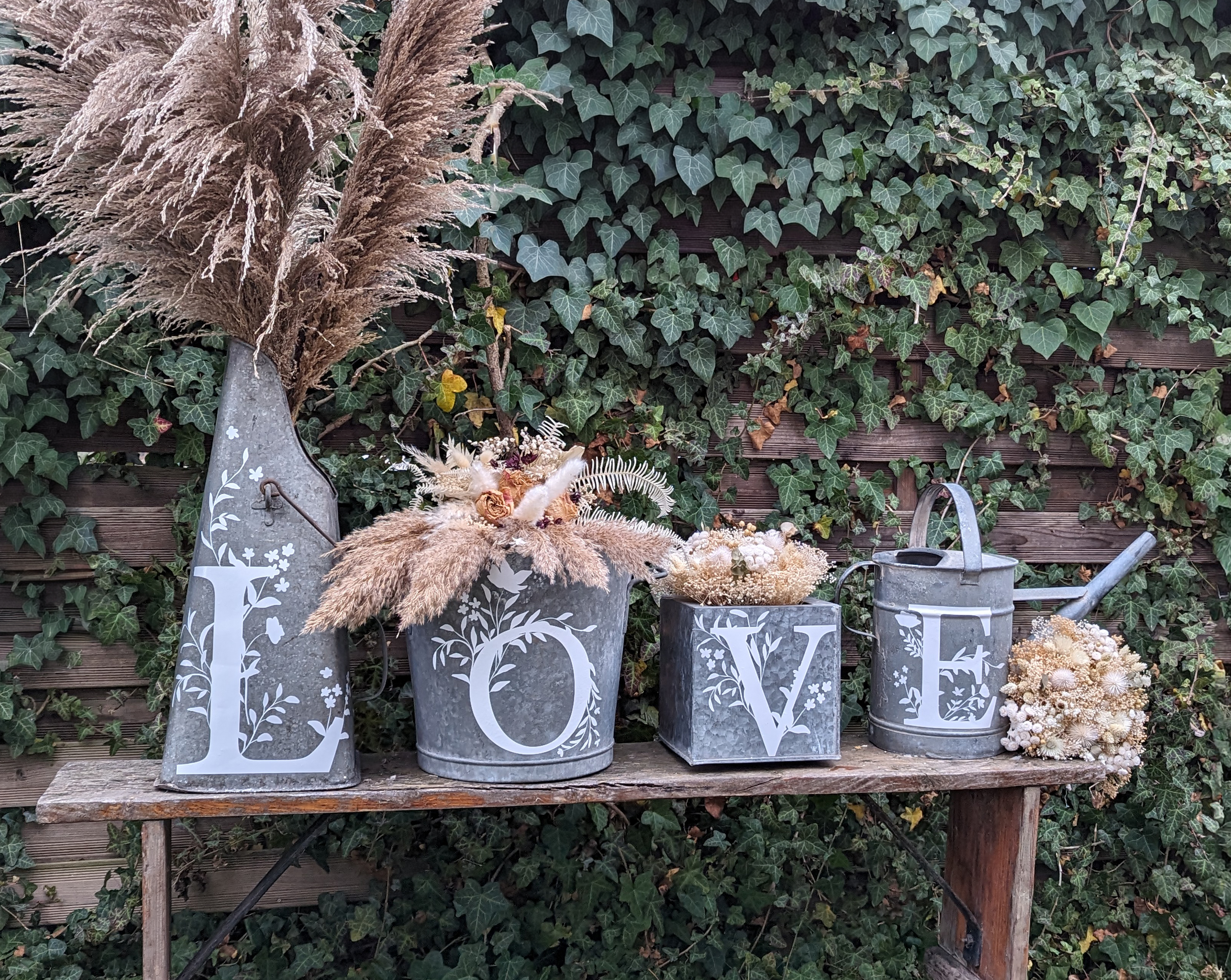 Lot de 4 pots zinc LOVE