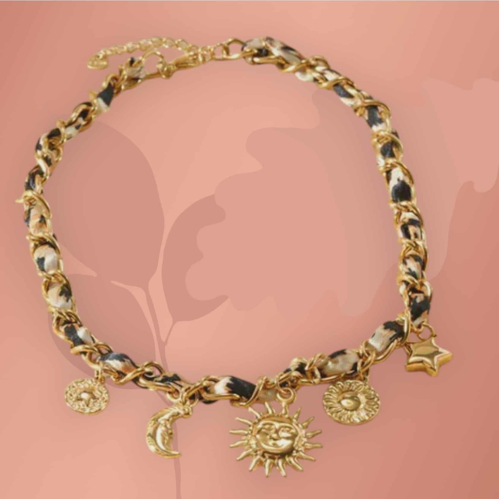 Collier en tissu imprimé léopard et chaîne breloques