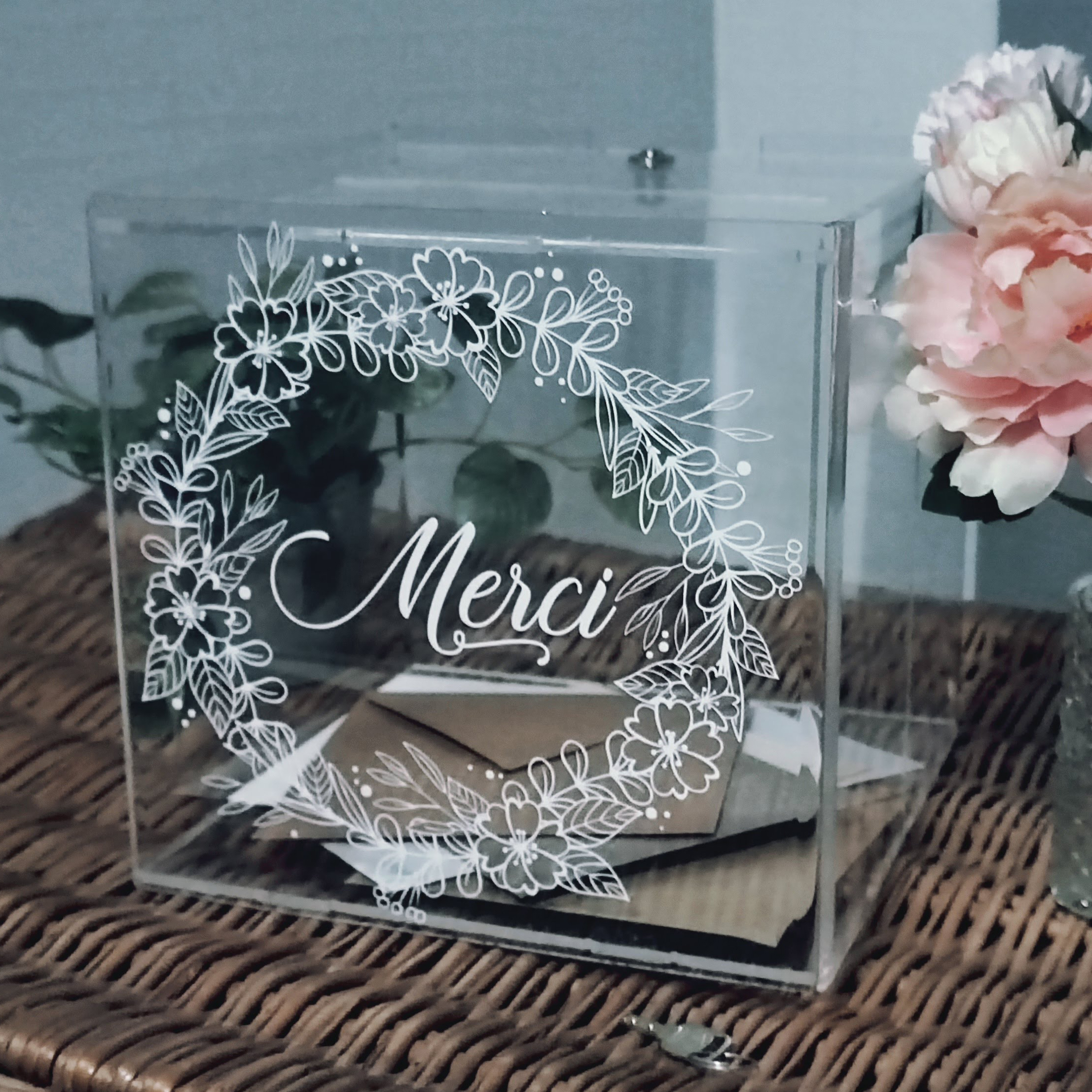 Urne transparente en plexi “Merci”