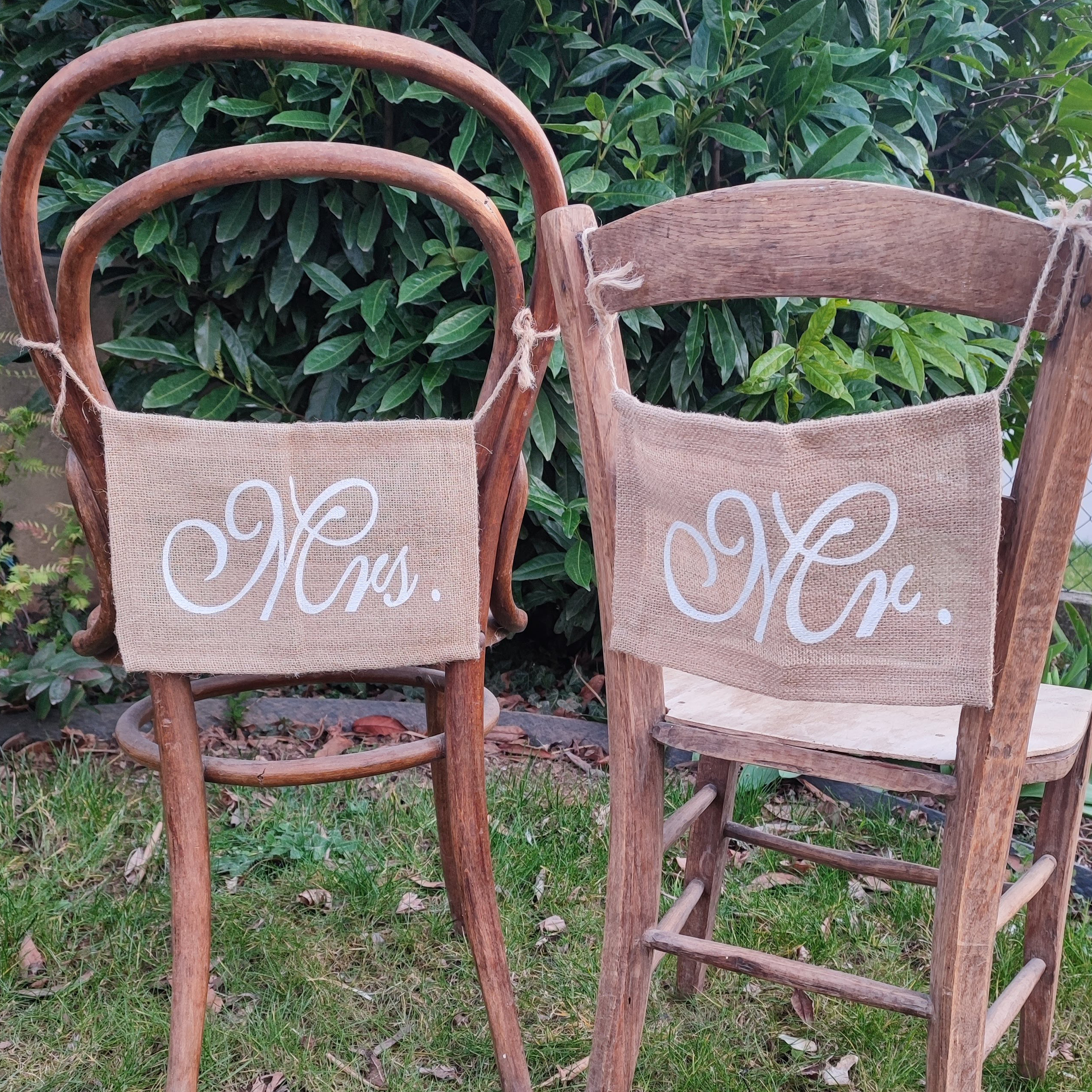 Dos de chaises Mrs & Mr