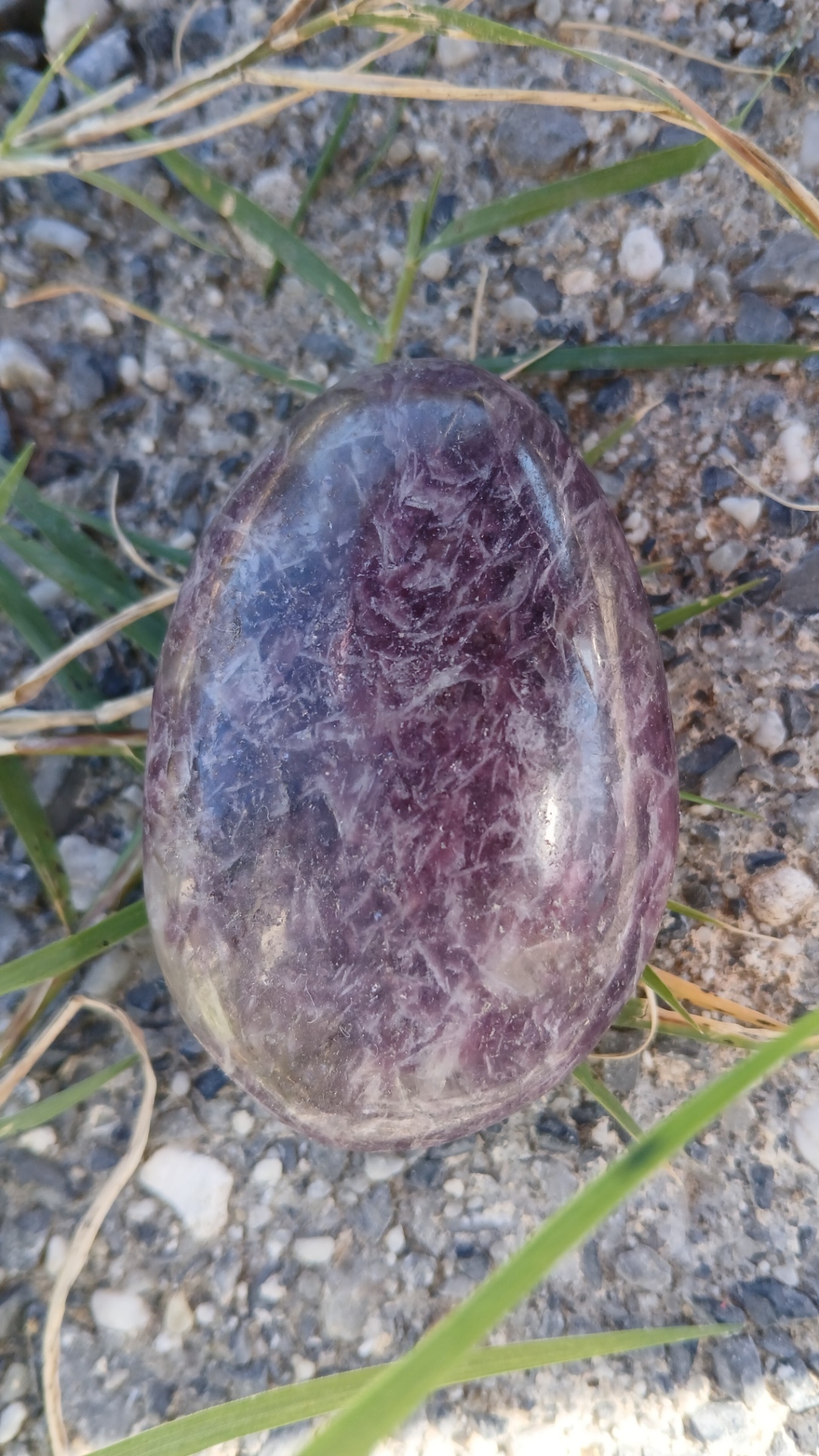 galet lépidolite 