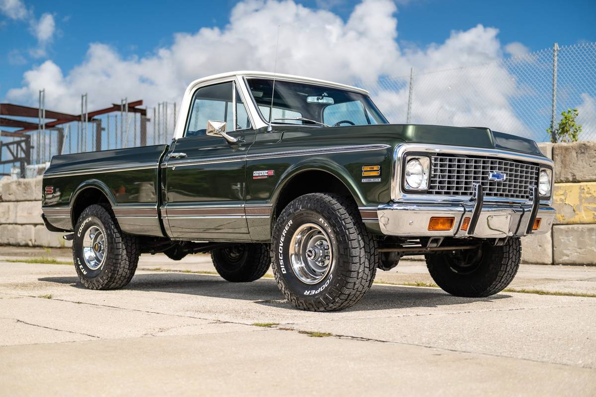 Chevrolet K10 Super Cheyenne Pickup 4×4 de 1972 et en version courte