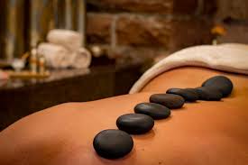 2 Massage aux pierres chaudes 1h30 + 1 OFFERT