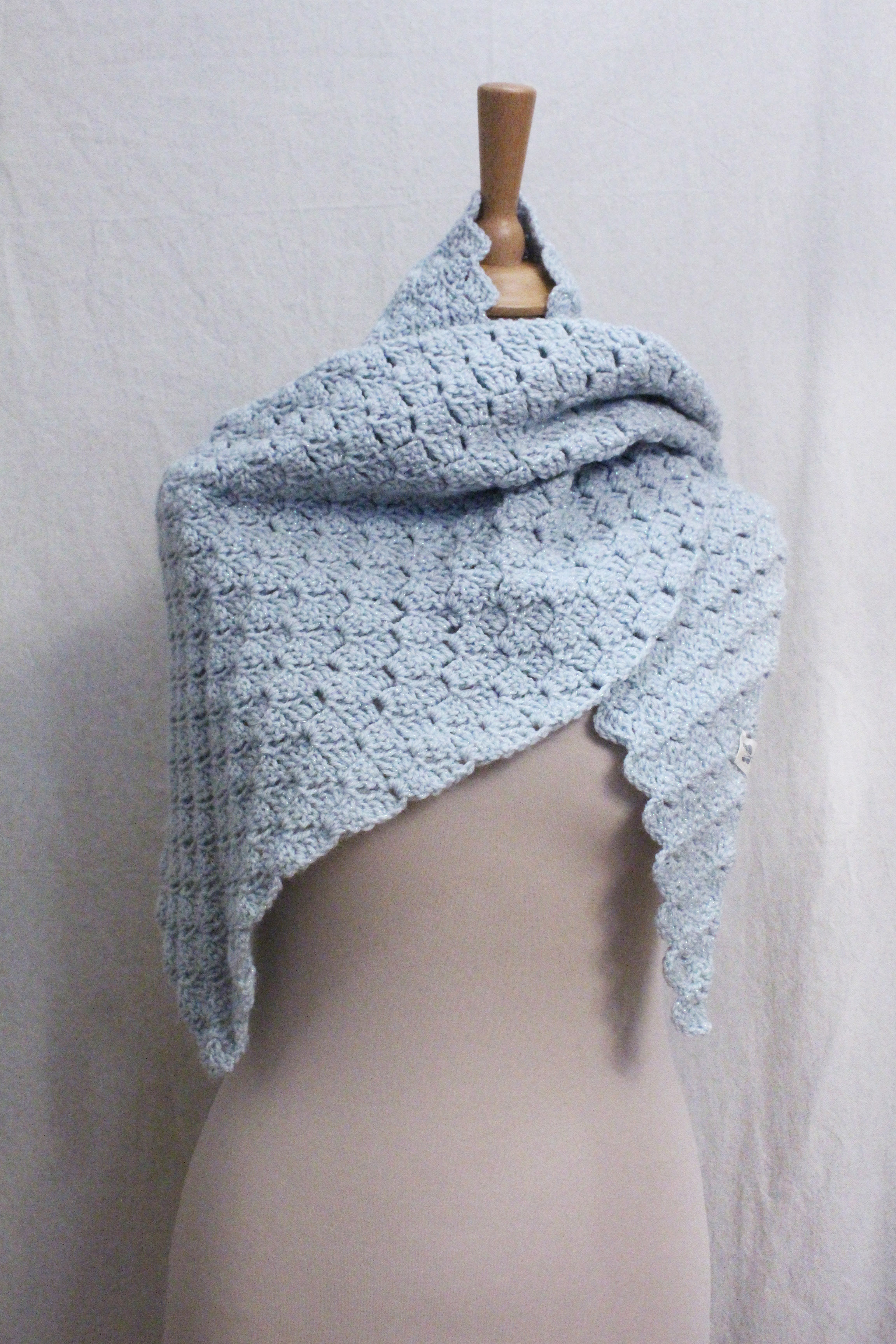 Châle au crochet Vert d'eau à paillettes