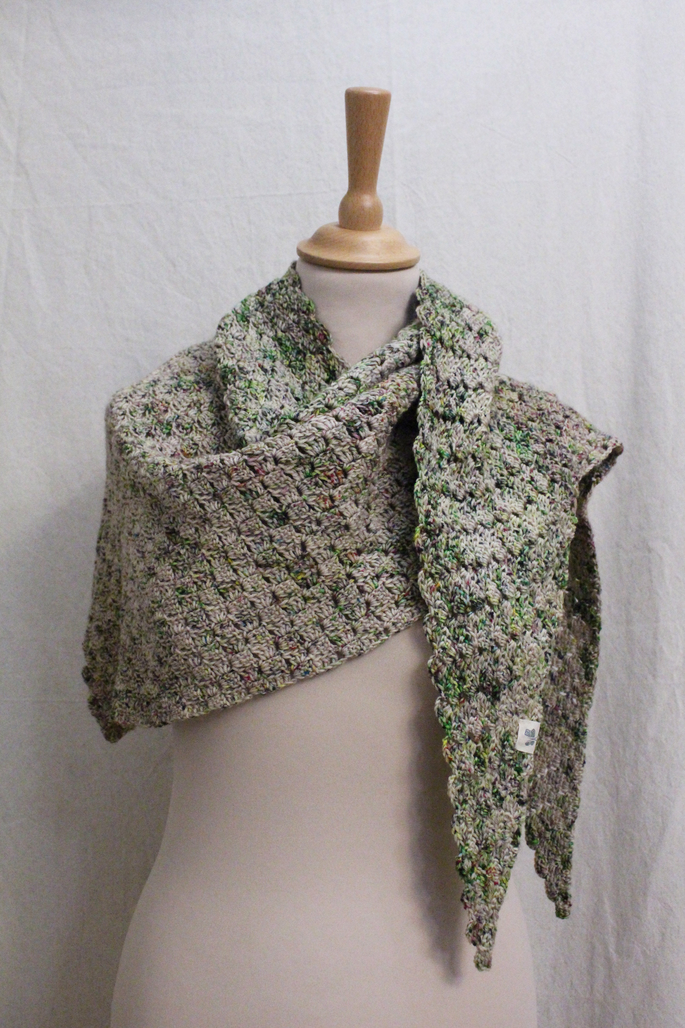 Châle au crochet graphique