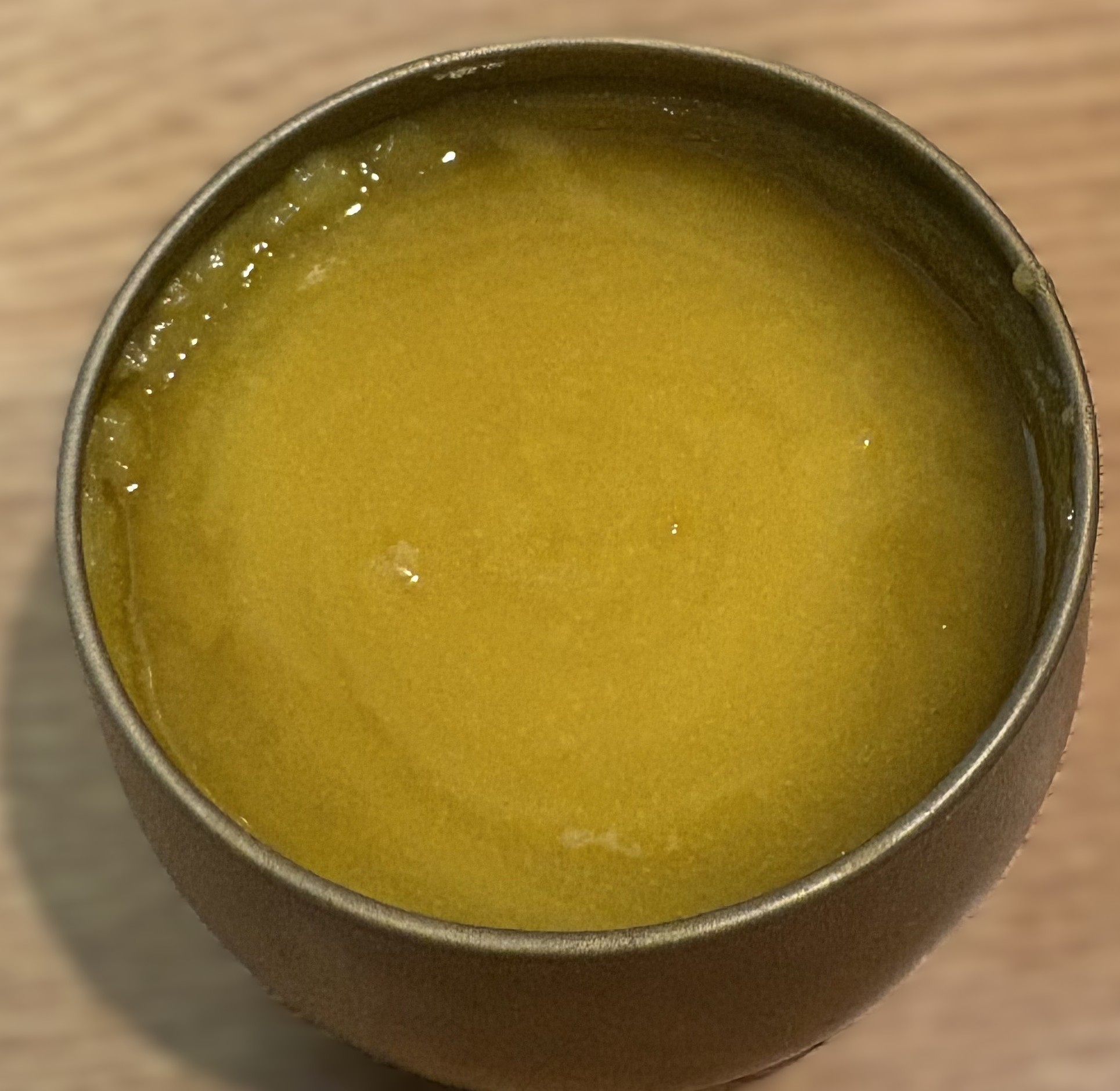 Encaustique à la cire d'abeilles