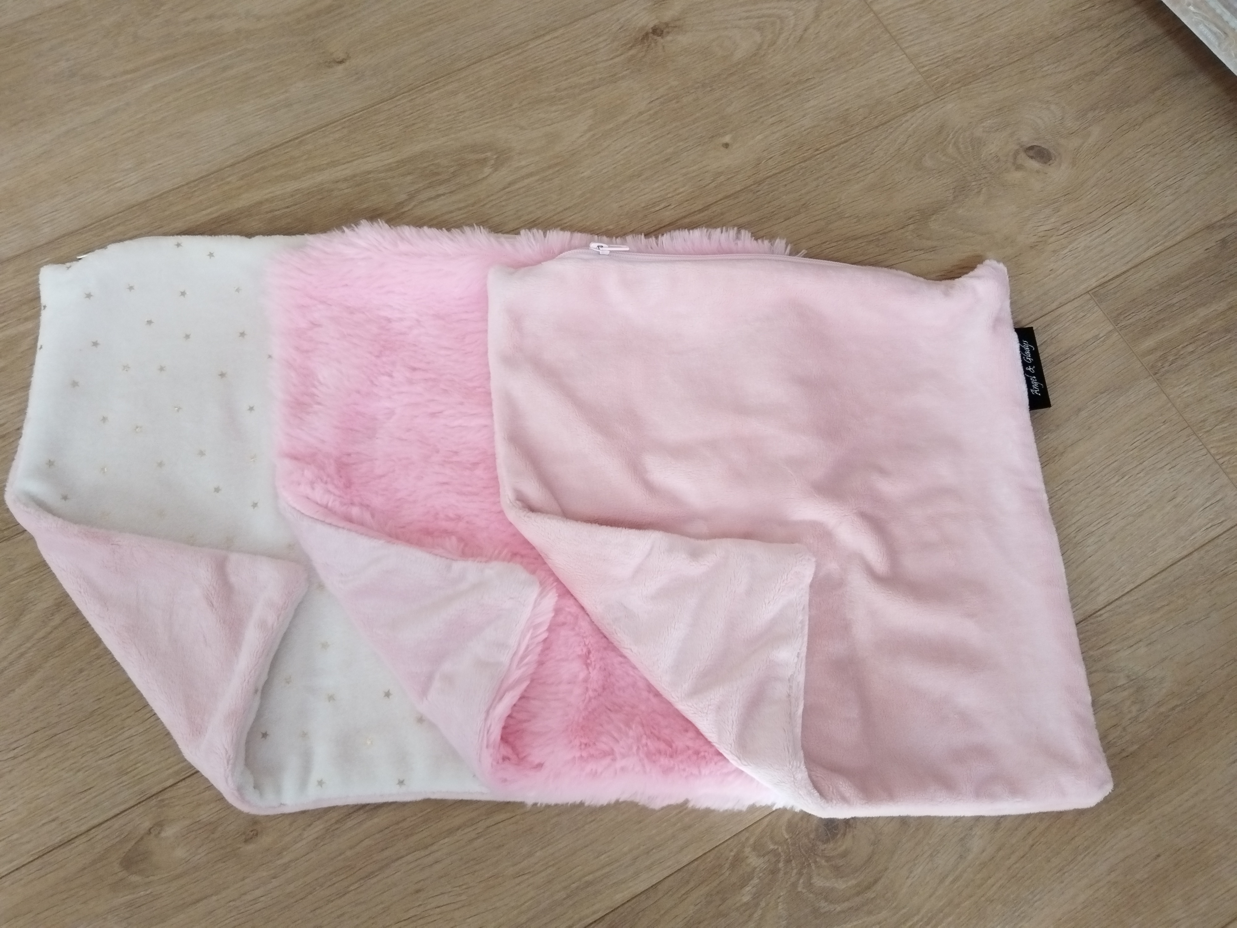 Housse pour coussin Divan T1 - Étoiles dorées – fluffy rose et minky rose lisse